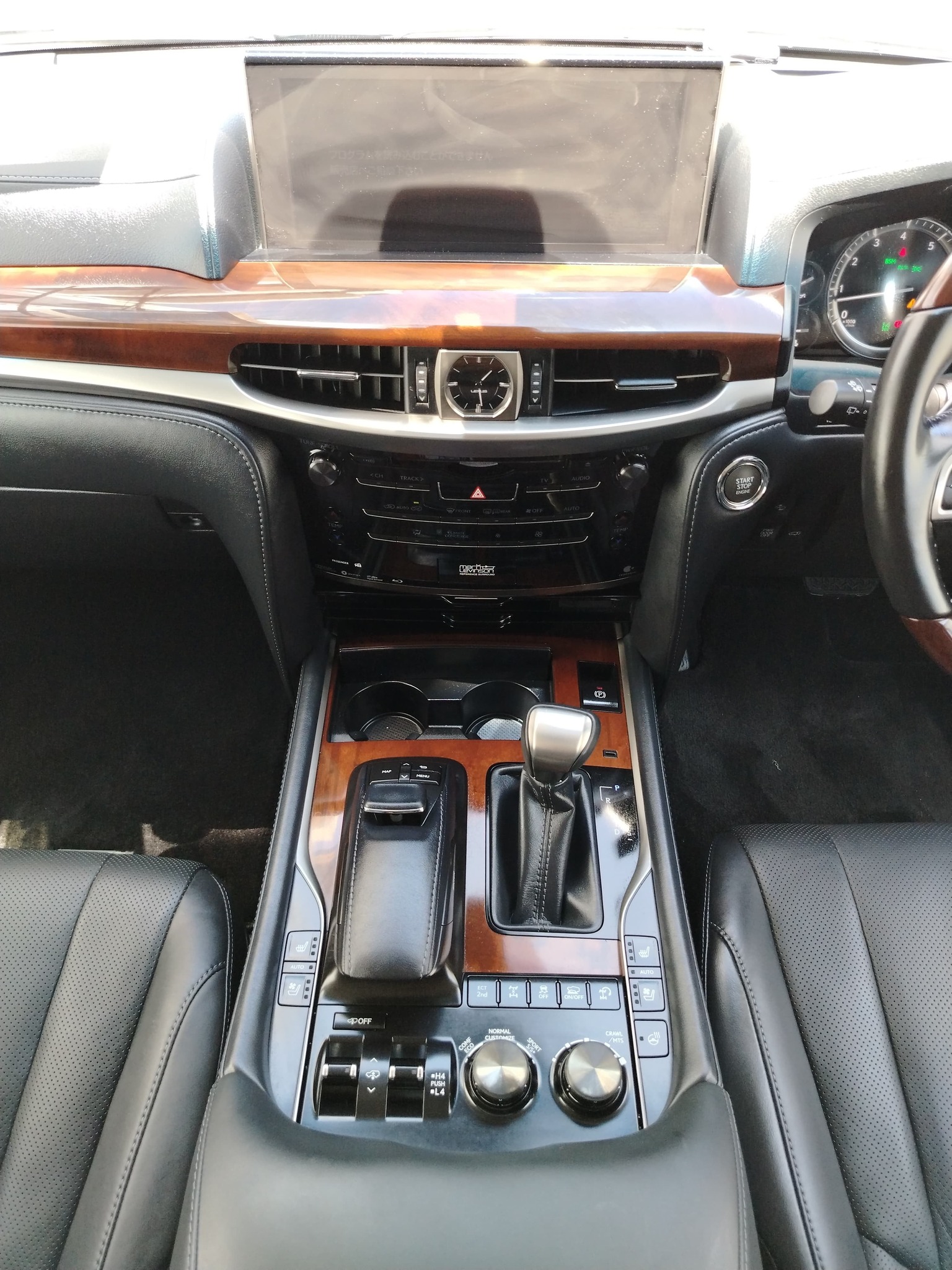 km様 LEXUS LX570 SUNROOF 360° COOL BOX 66242 MILEAGE10K km MODEL