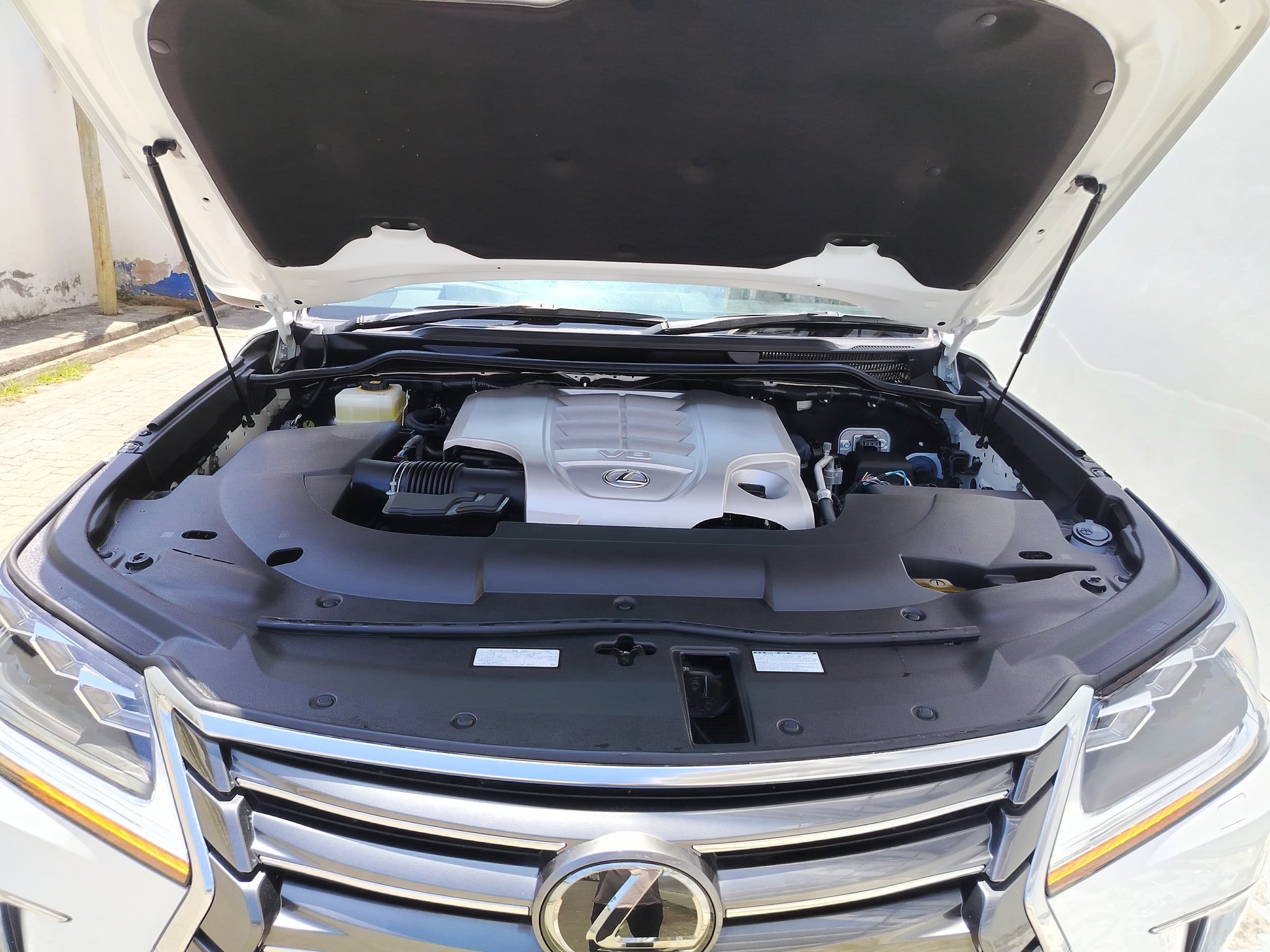 LEXUS LX570 SUNROOF 360° COOL BOX 66242 MILEAGE10K km MODEL