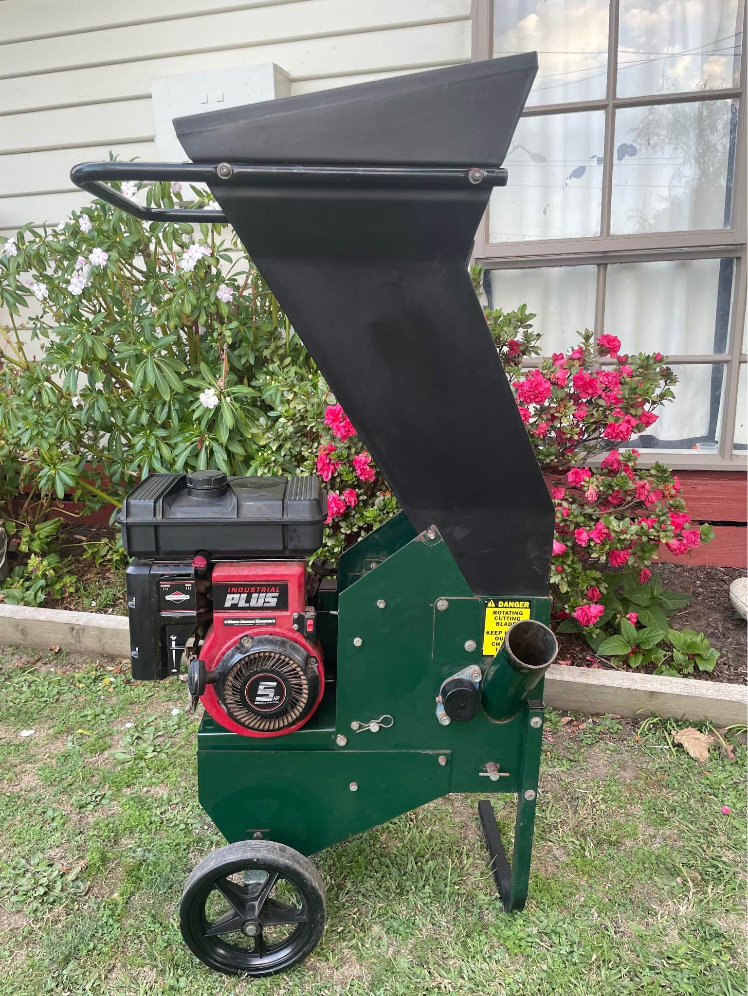 Masport 5HP mulcher / shredder / chipper Briggs and Stratton petrol ...