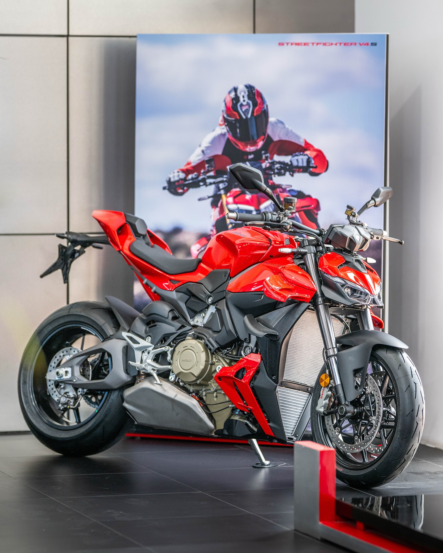 The 2025 Ducati Streetfighter V4 & V4S delivers superbike power in 