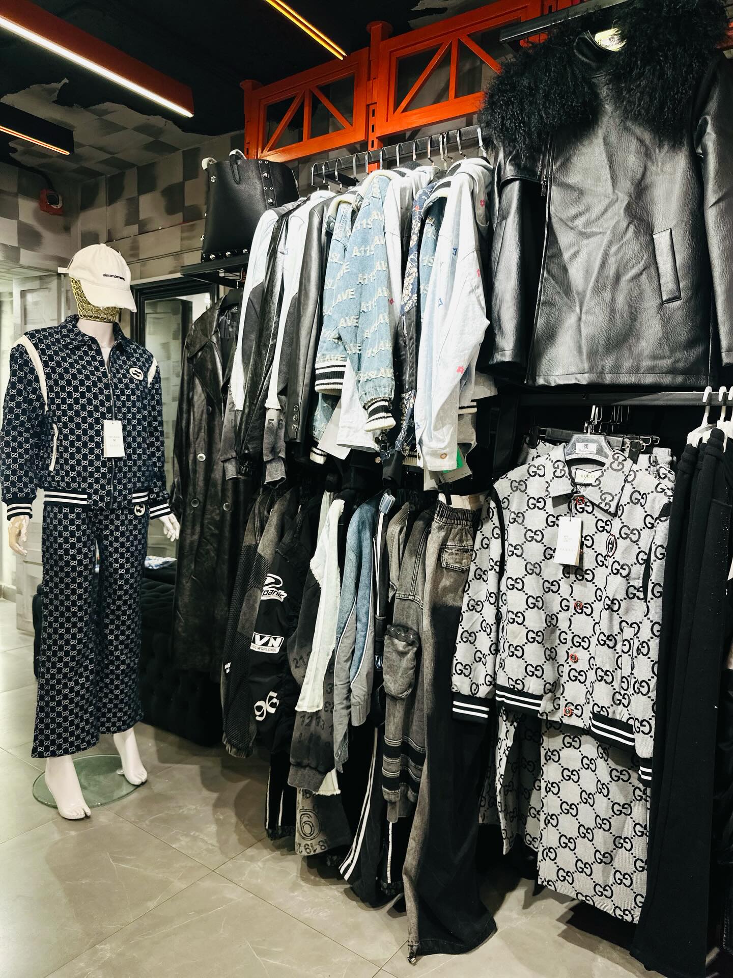 Robin fashion store added a new photo. - Robin fashion store