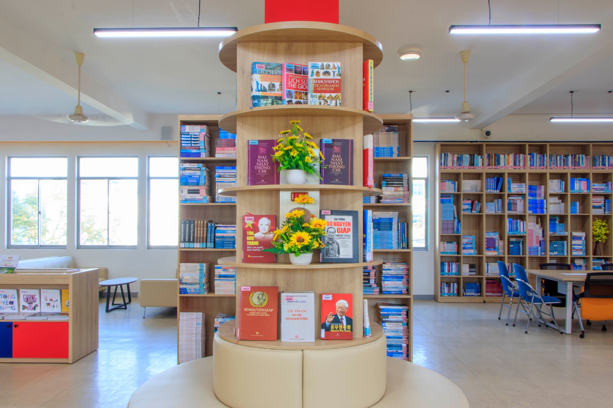 📚 THƯ VIỆN #VKU – KHÔNG GIAN TRI THỨC MỚI, ĐIỂM CHECK-IN KHÔNG THỂ BỎ ...