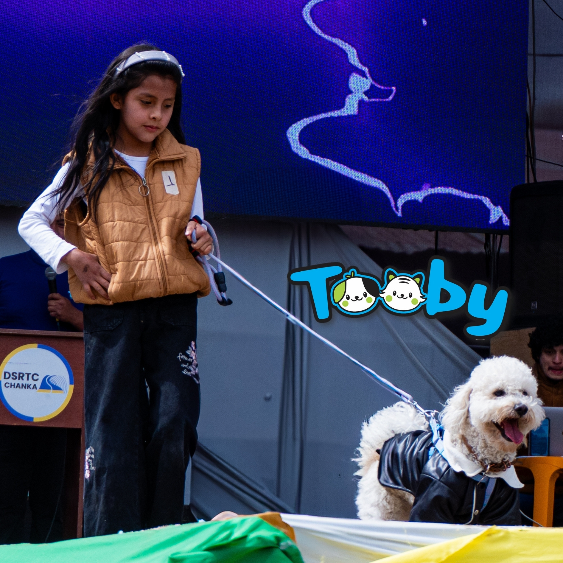 🎉🐾 ¡Un desfile lleno de ternura,... - Veterinarias TOOBY | Facebook