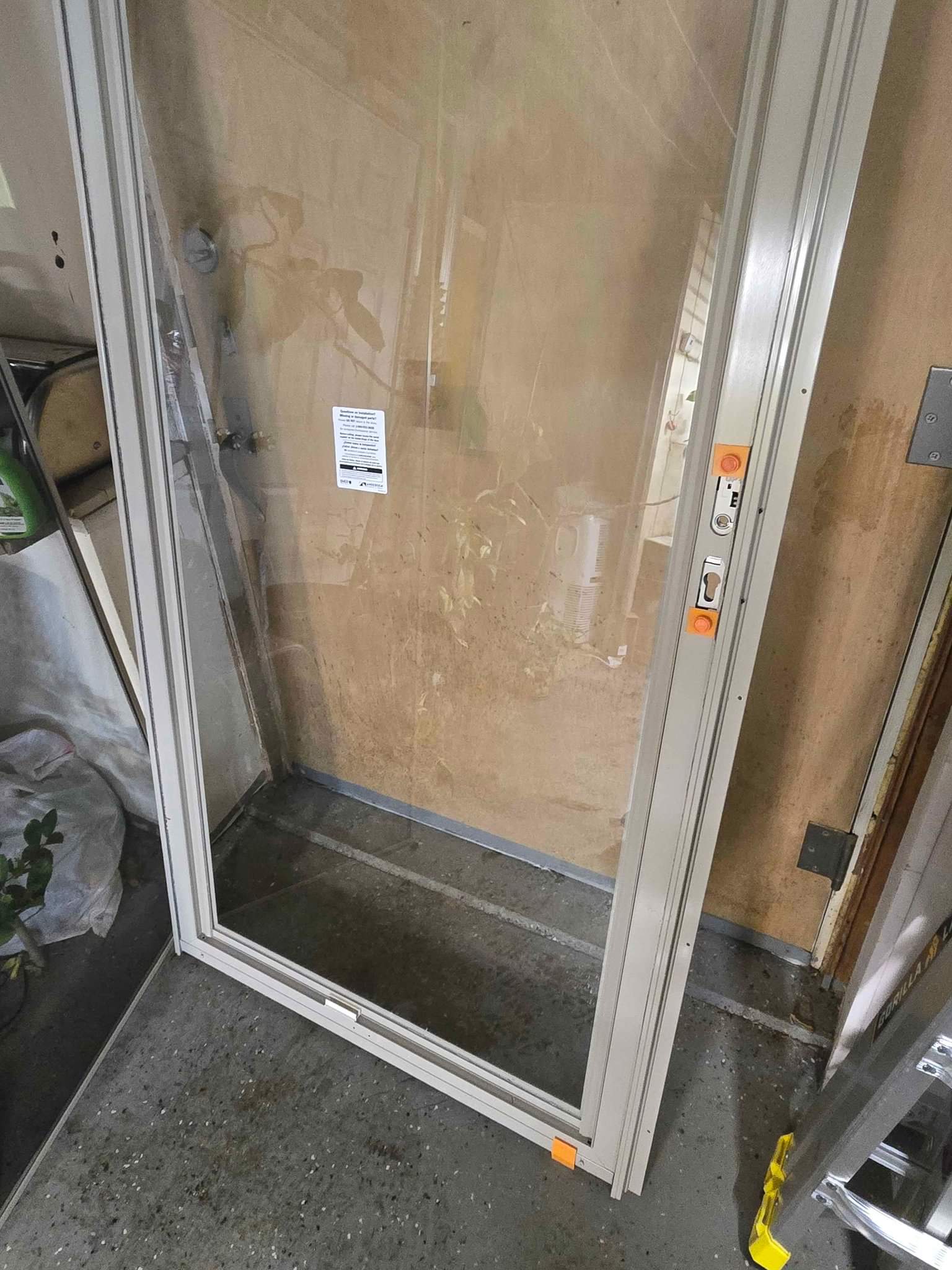 Andersen storm door with screen right outswing and hardware series 3000