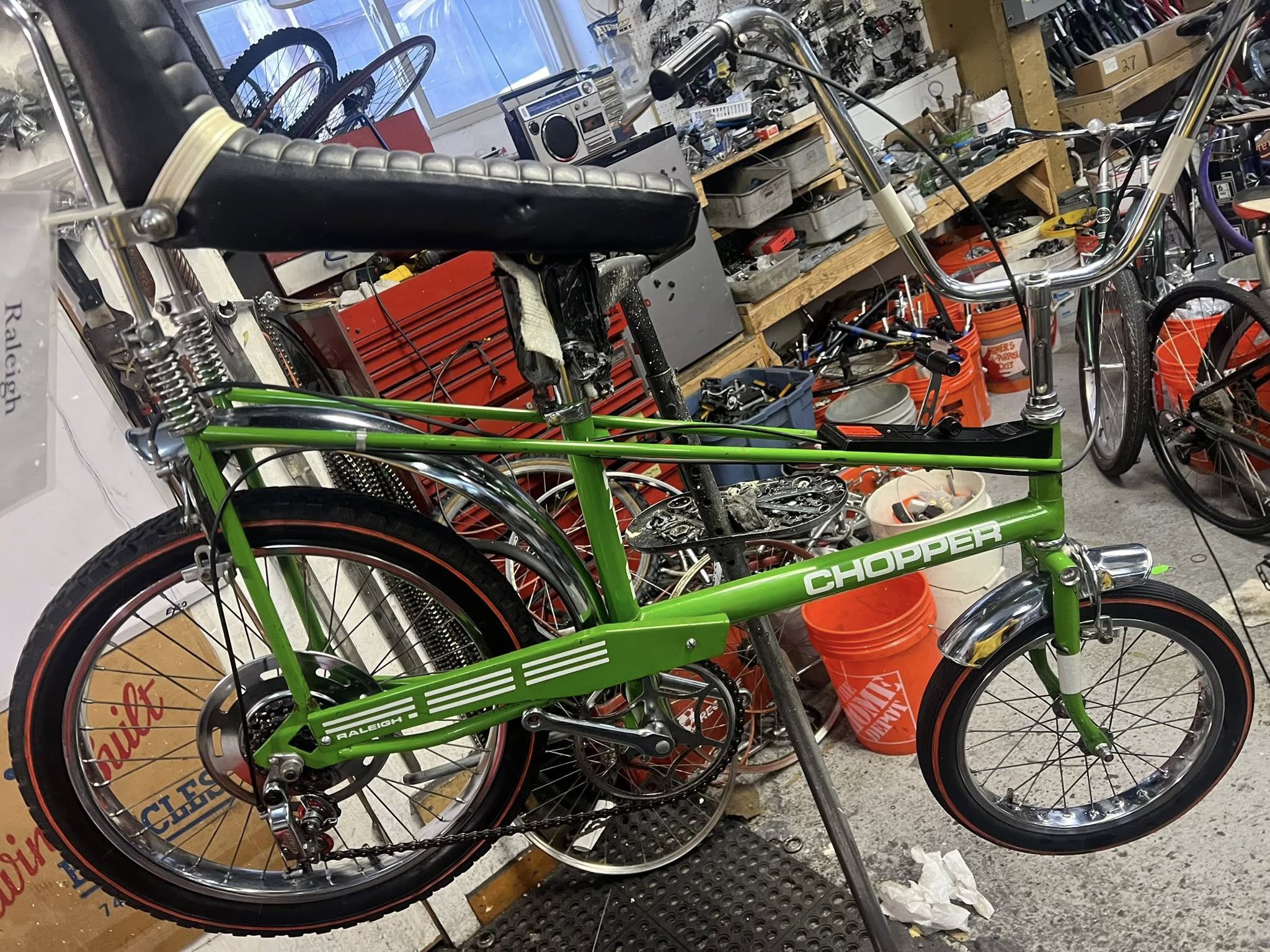 RALEIGH オリーブグリーン モッズコート ラリー ロック パンク Started cleaning up my Raleigh Chopper—rarer green model I've had