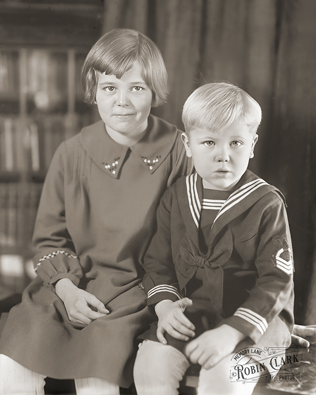 This photo of Minnie and Lydia Metzger was taken around 1924.