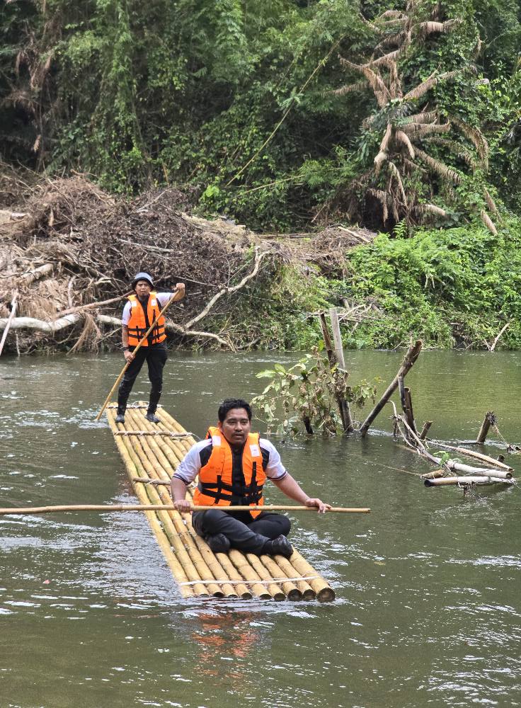 Kela Adventure Camp - Perjalanan aktiviti water trekking pelajar ...