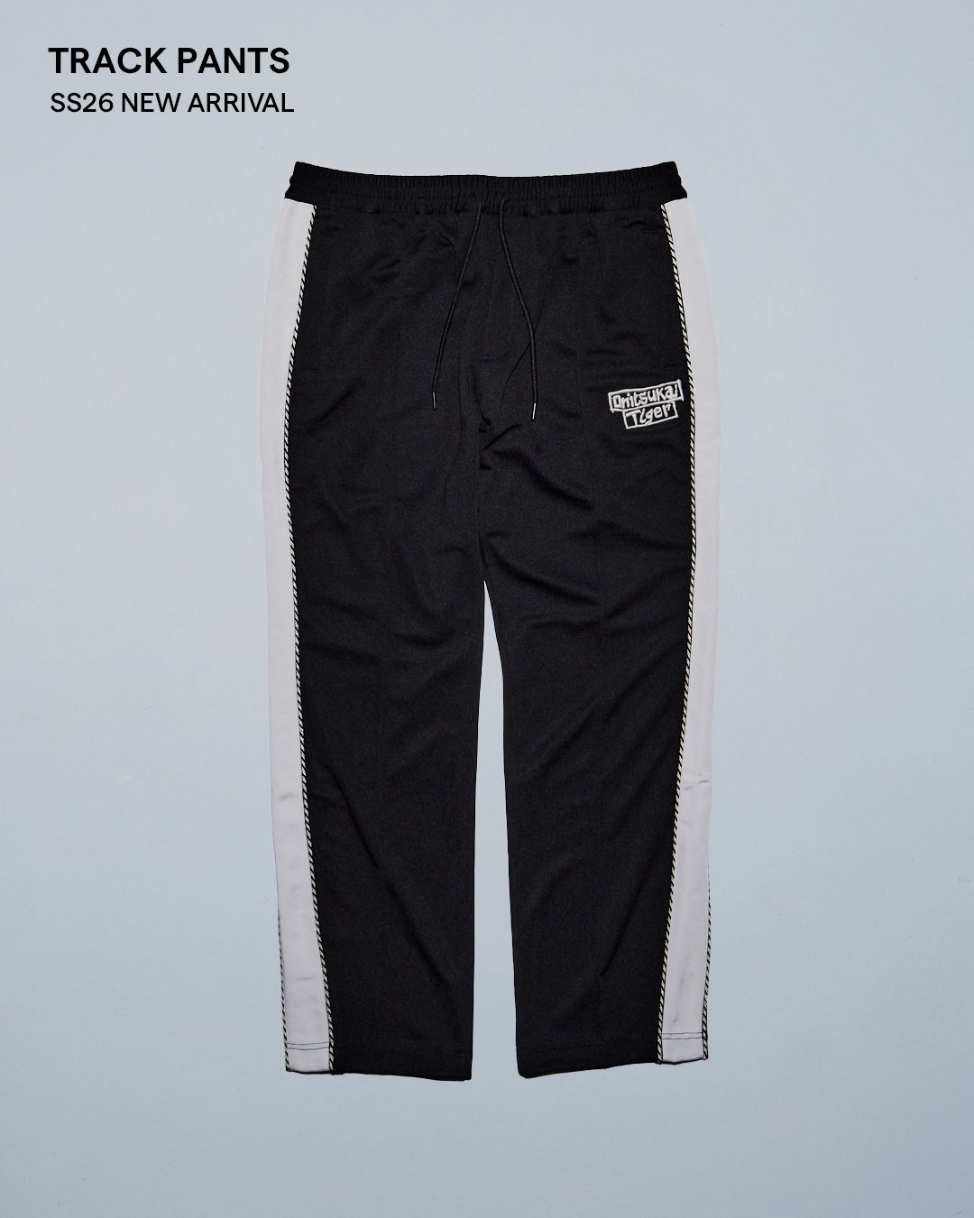 TRACK PANTS 光沢感とマットな質感が重なるトラックパンツ。 TRACK