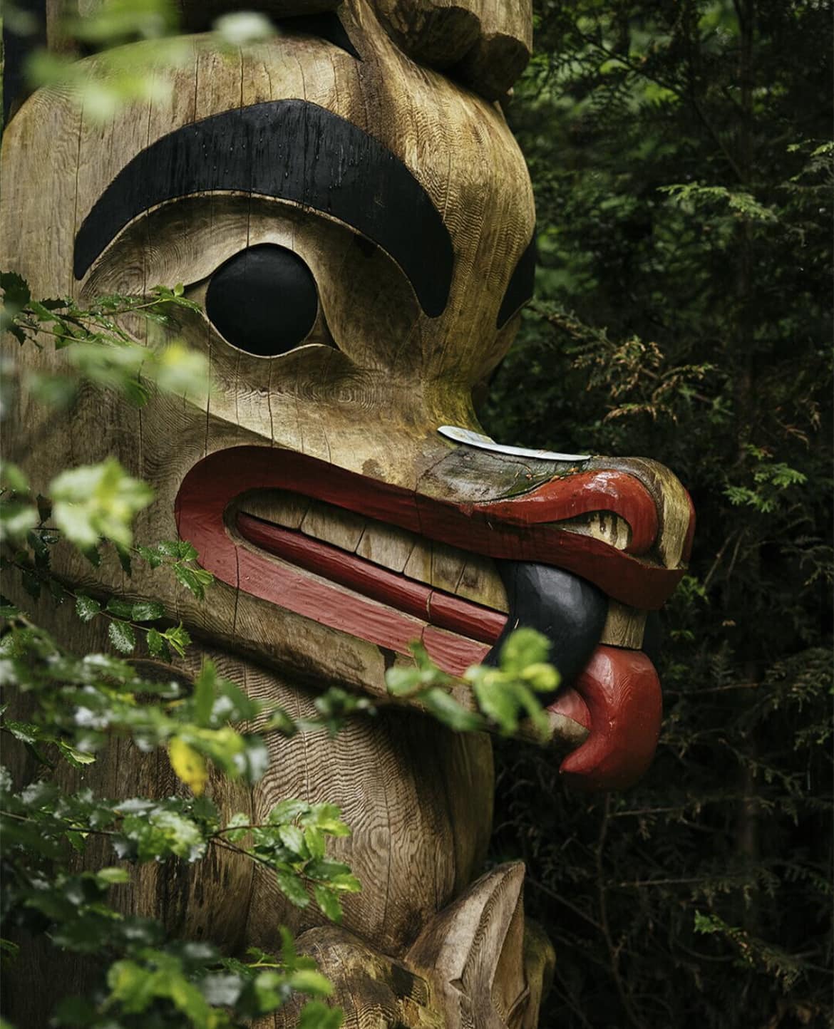 Canada and Singapore unveil indigenous totem pole at Gardens by