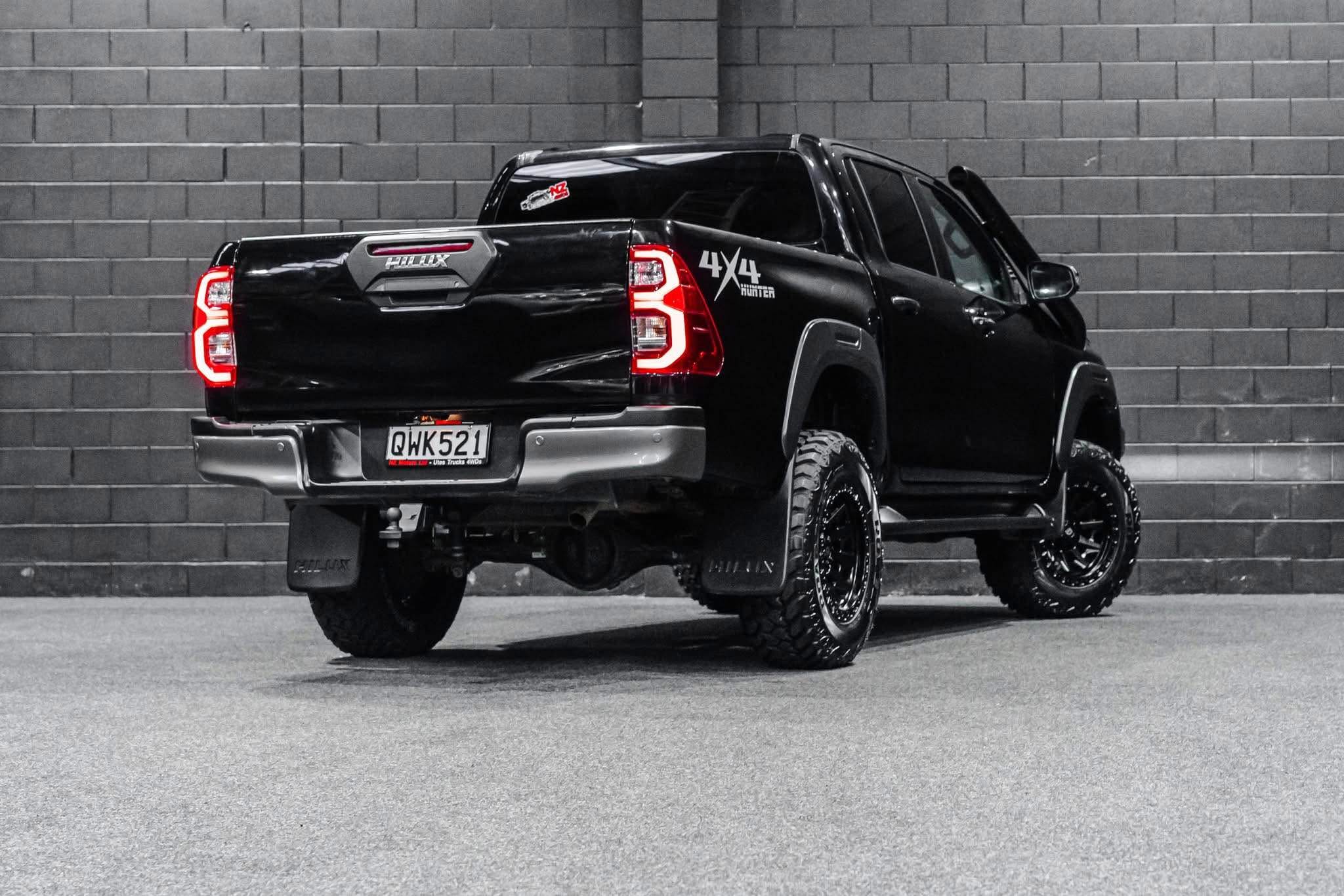 Toyota Hilux 2022 | 2.8TD, 4WD, SR5 CRUISER - Lifted, Muddies, Alloys ...