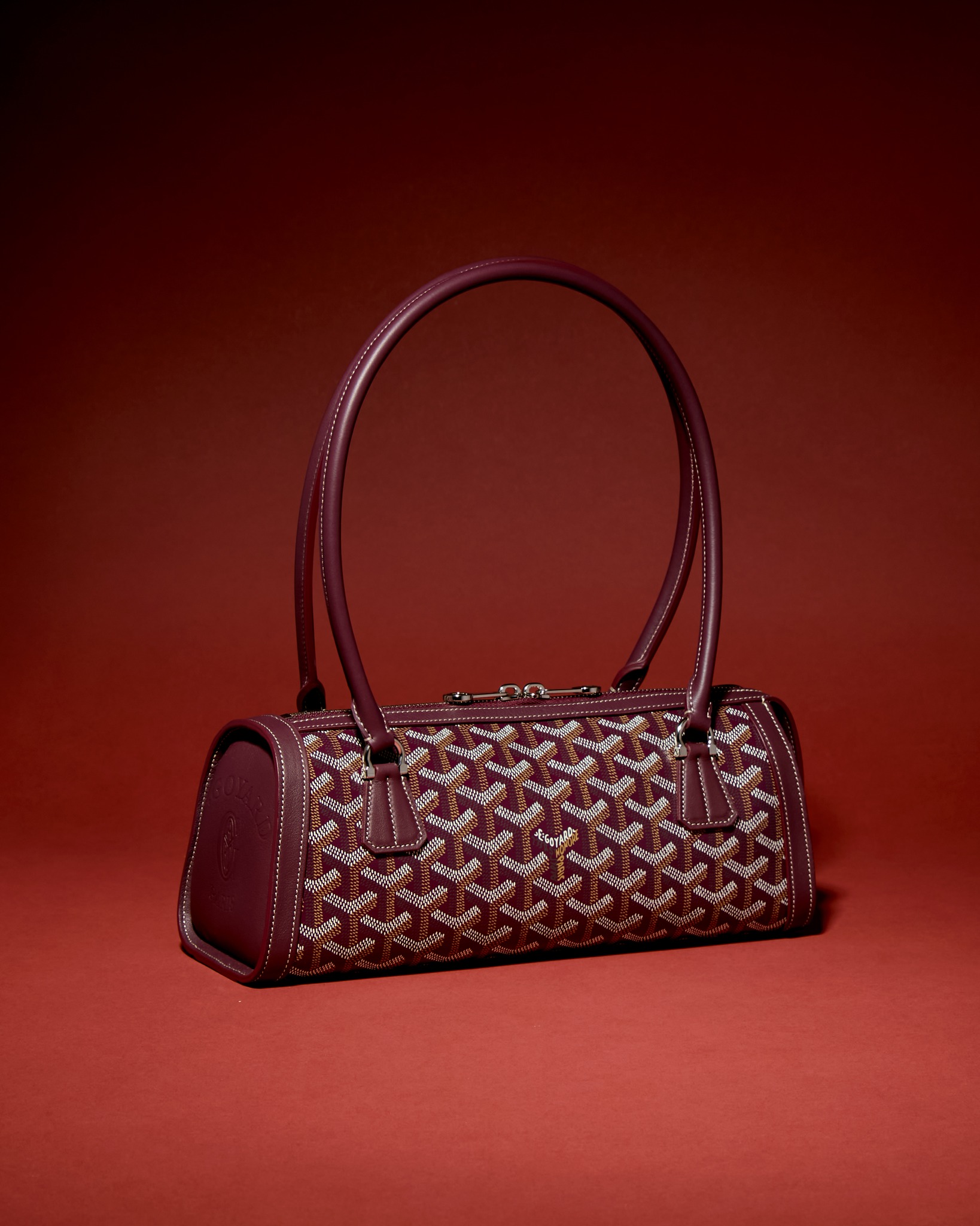 EYE CANDY Refined and effortless: with its delicately petite size 