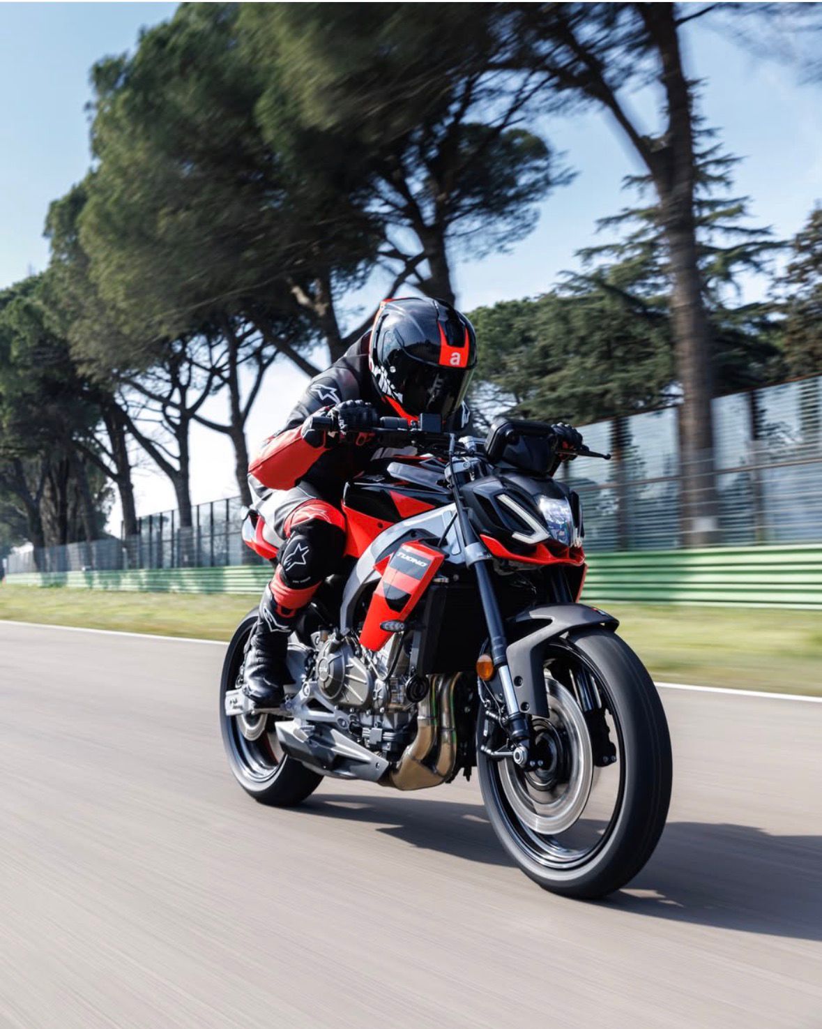 The Tuono 457 isn't just fun — it's pure boldness on two wheels