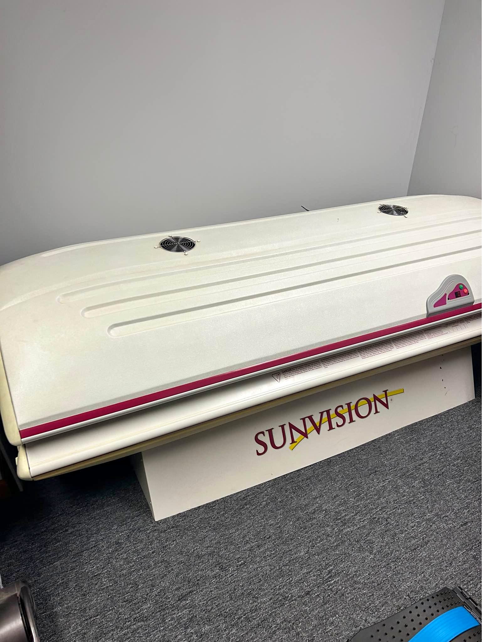 Sunvision 28LE Commercial Tanning Bed - Miscellaneous - Salem, Ohio ...
