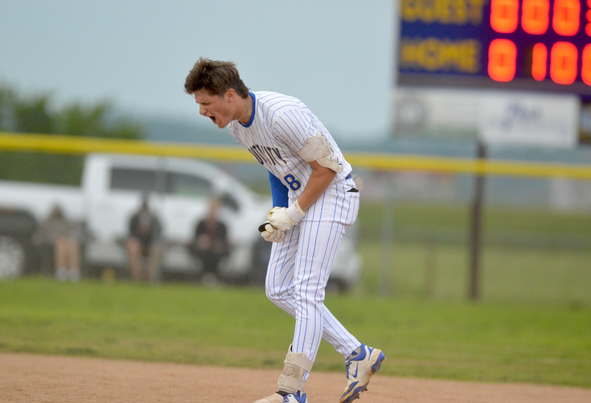 semoball.com - Backed by Kobe Watson's bases-clearing double and ...