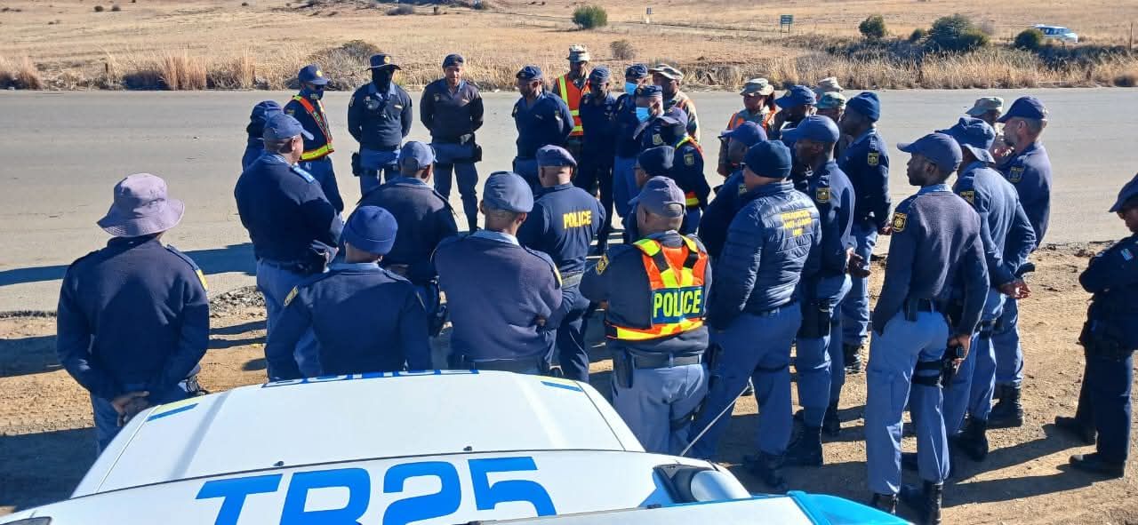 The News - Concerned Cops Hold Emergency Roadside Meeting After Rise in ...