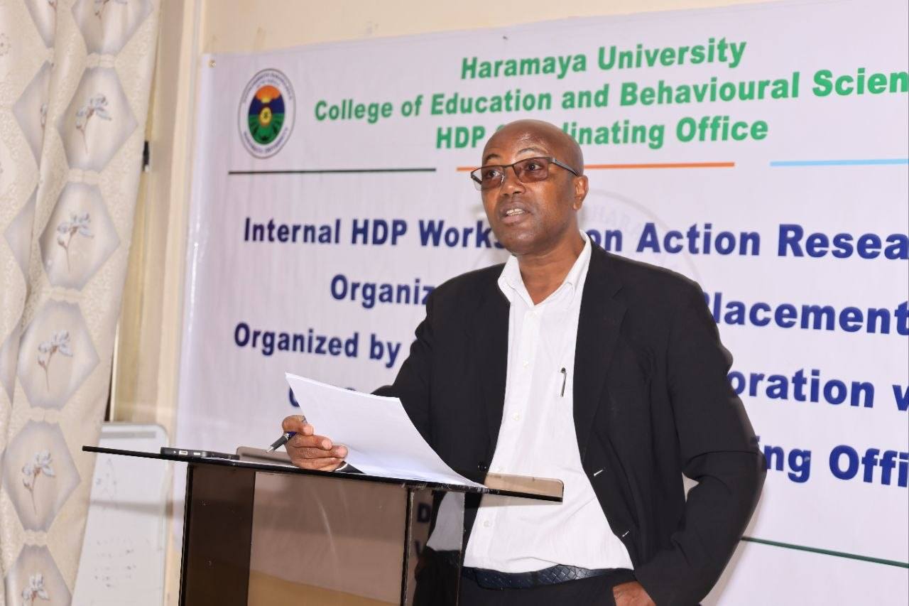 መምህራን ያላቸውን ዕውቀት ለተማሪዎቻቸው በሚገባ... - Haramaya University | Facebook