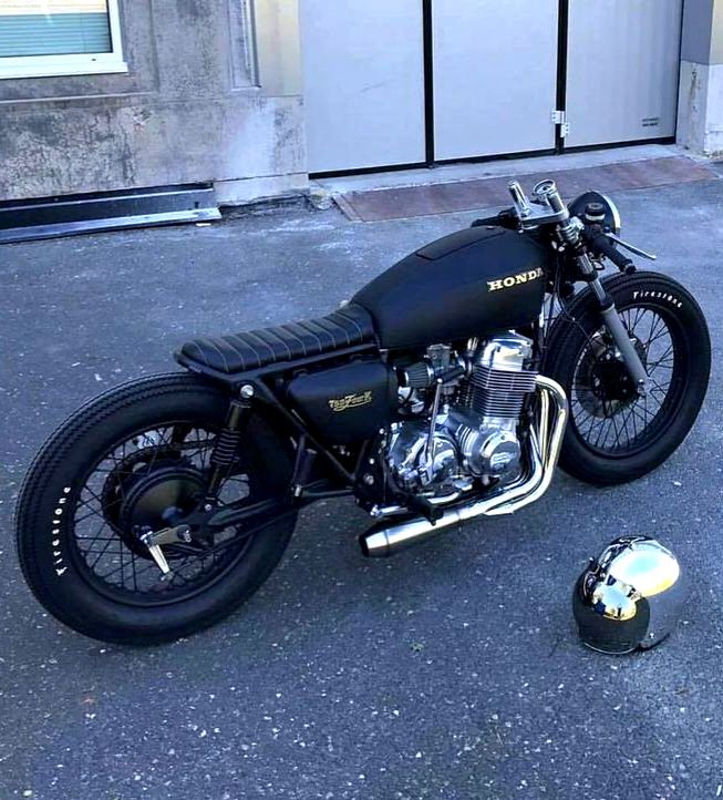 Cafe - Honda CB750 Four By- Ig:@juhawalks #honda #brat #cb750four
