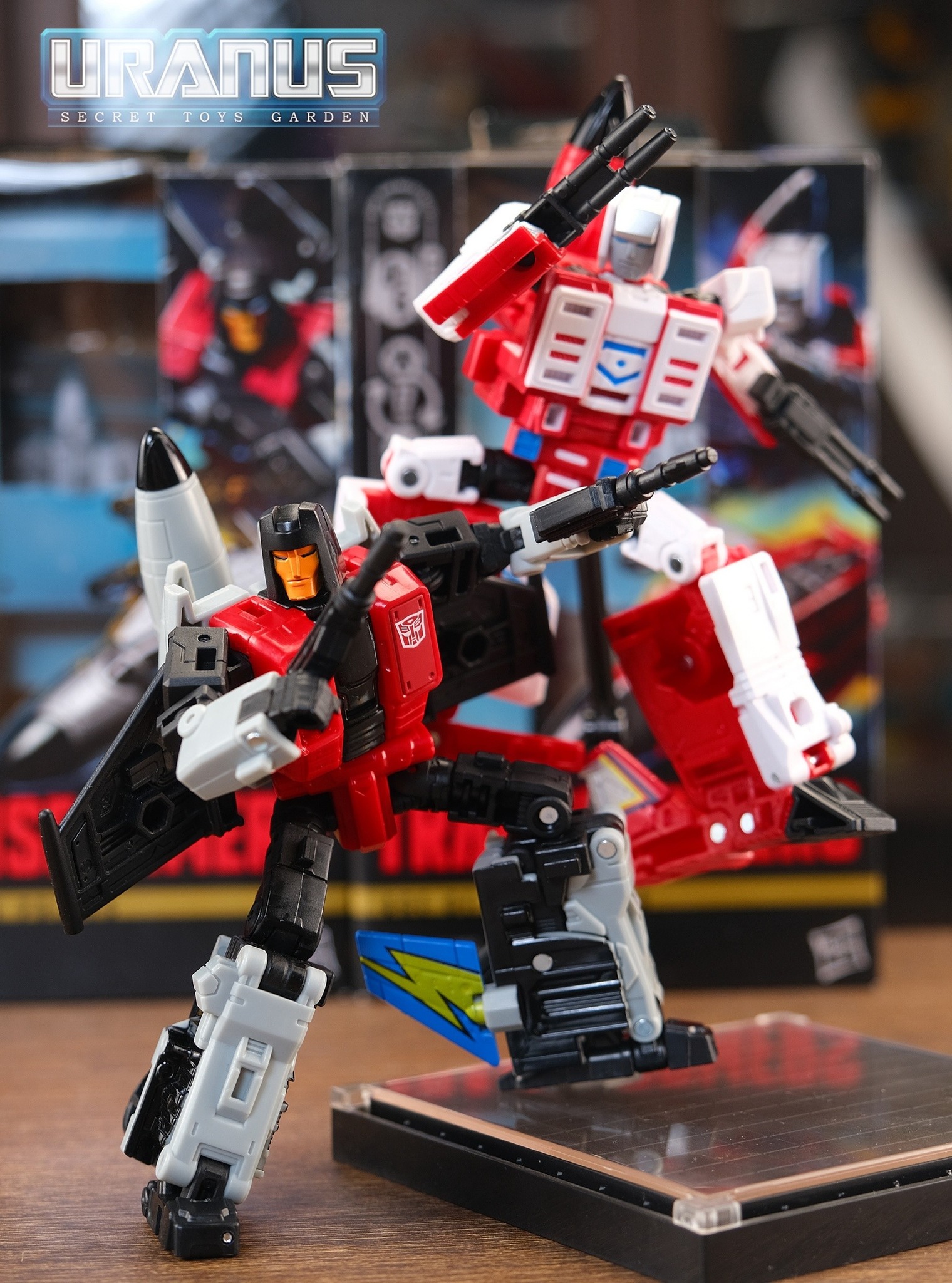 Transformers AOTP Skydive and Fireflight figures