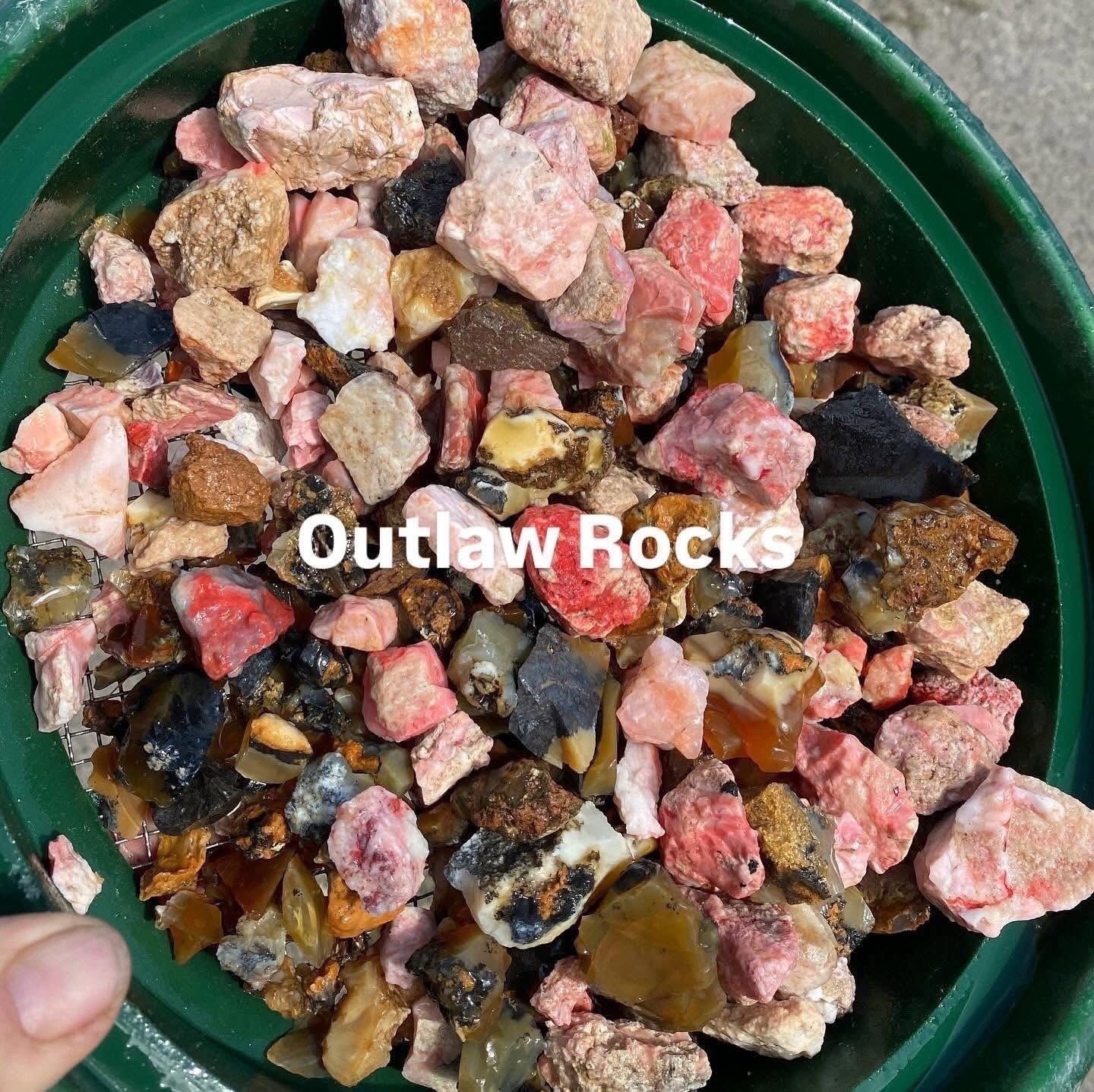 Outlaw Rocks