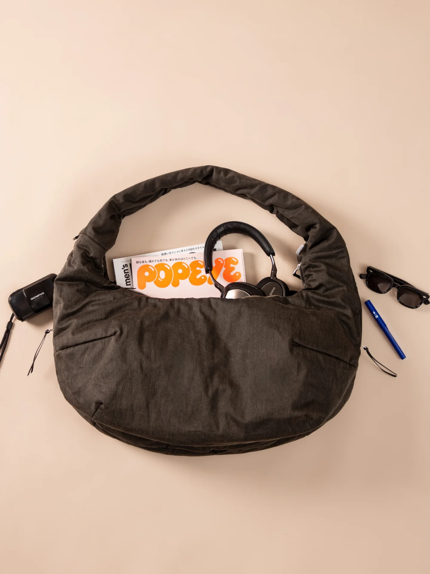 Your essentials? Sorted. The CLESSTE System Bag Large stores them 