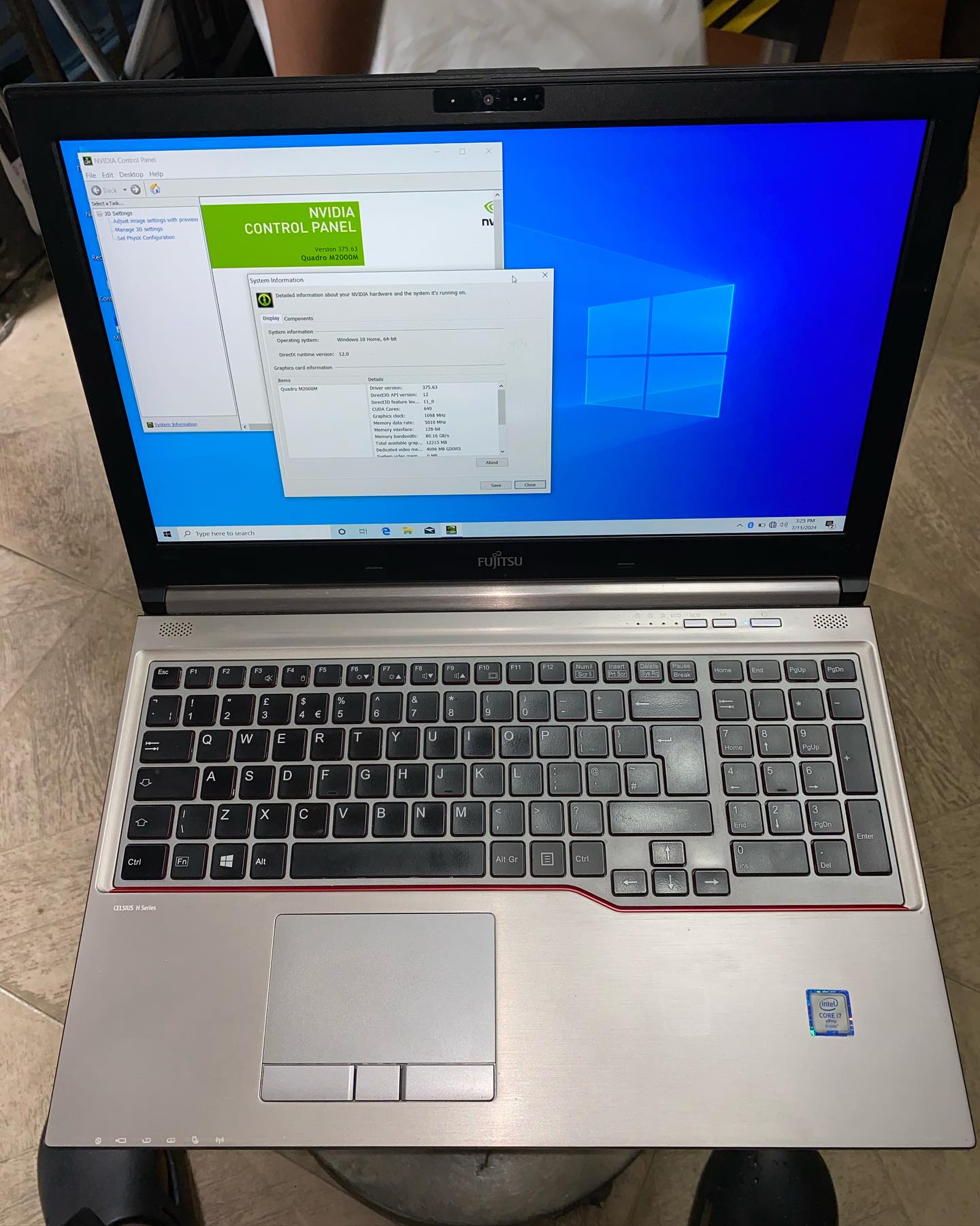 The Fujitsu FUTRO U9311M is an ultra-slim, lightweight 13.3-inch
