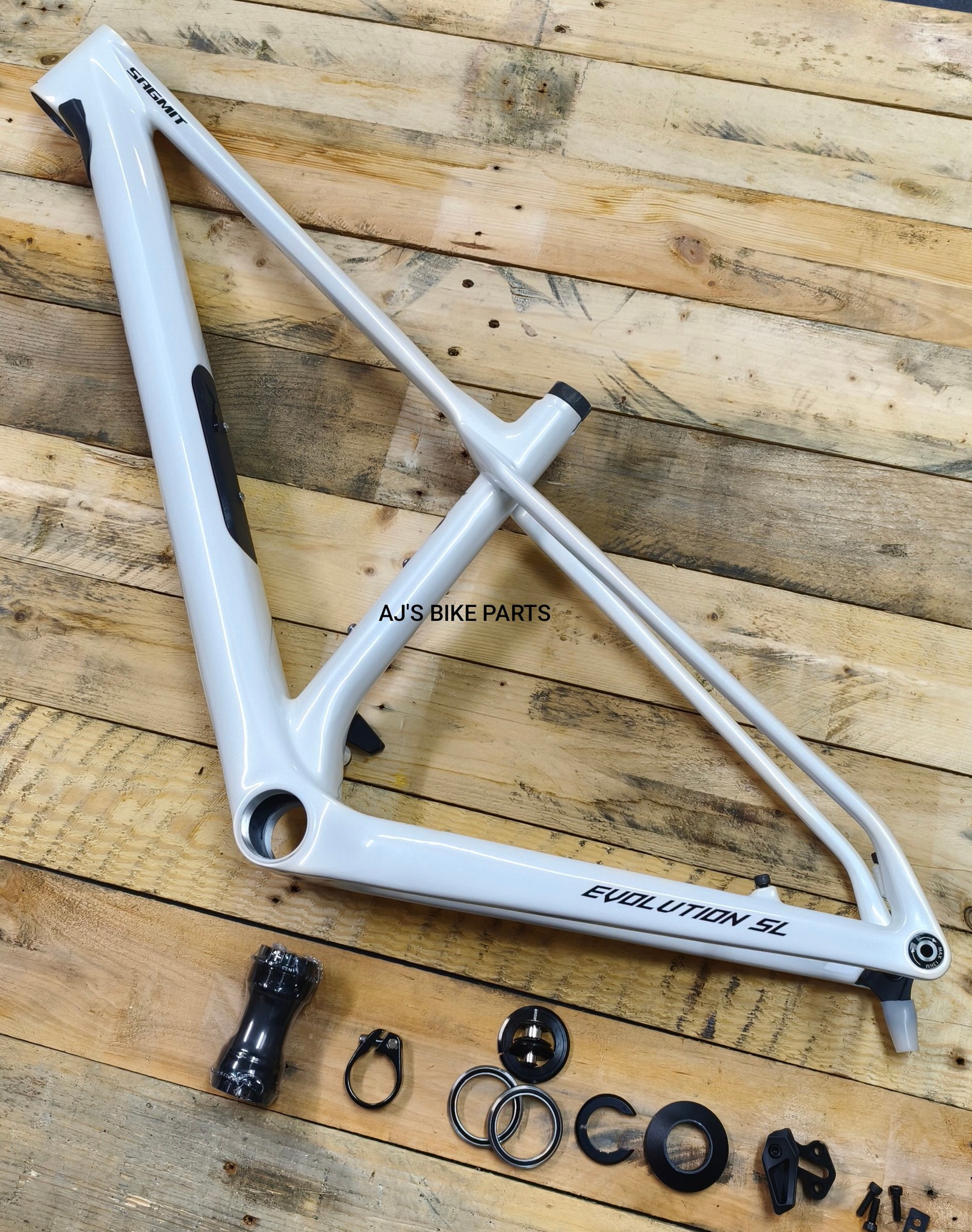 AJ'S - NEW ARRIVAL! 🔥Carbon Frames: •••Sagmit Evolution SL - 17,800 ...