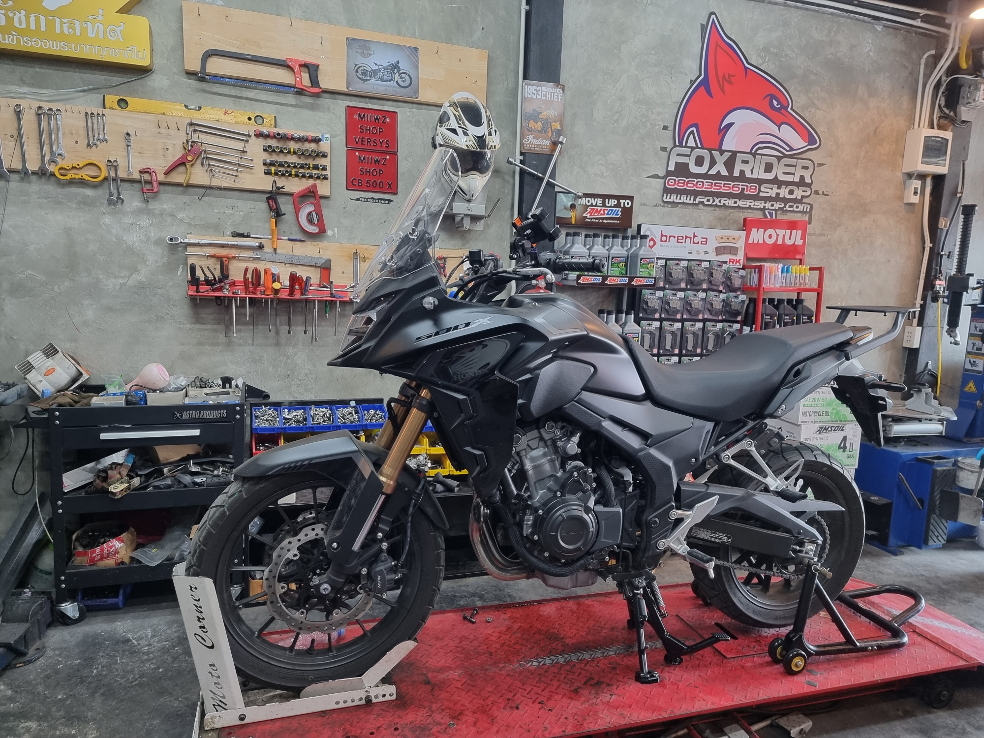 Fox Rider Shop - 🦊 CB500X ติดตั้งปลั๊กจุดบุหรี่ ขาตั้งคู่...
