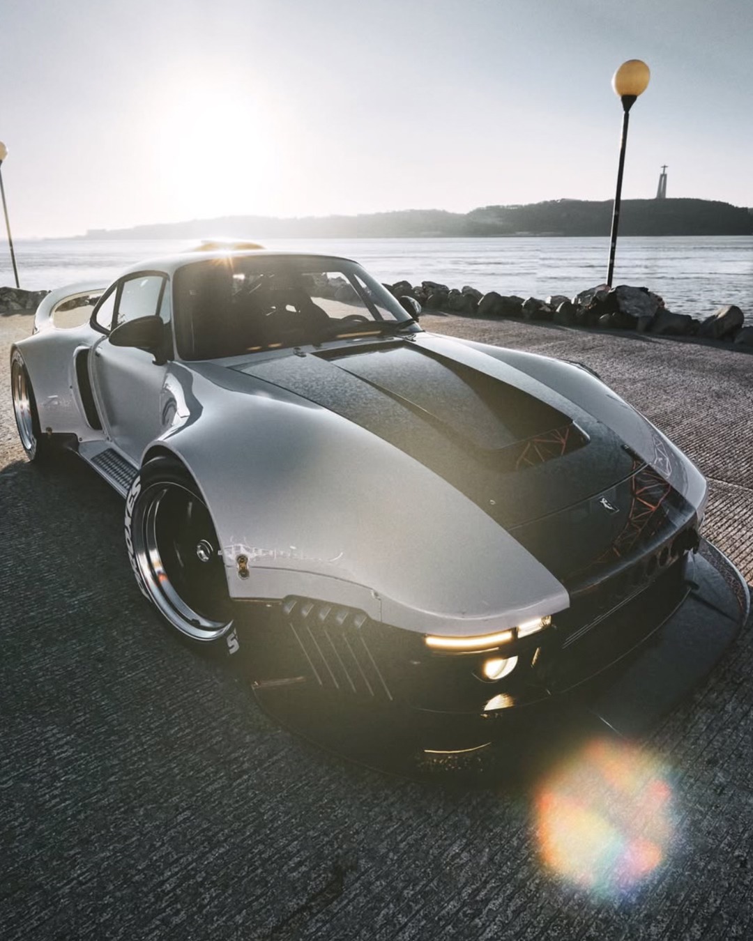 Azer Creative's Porsche 959 Apex9 Project. - Dry-carbon hood with