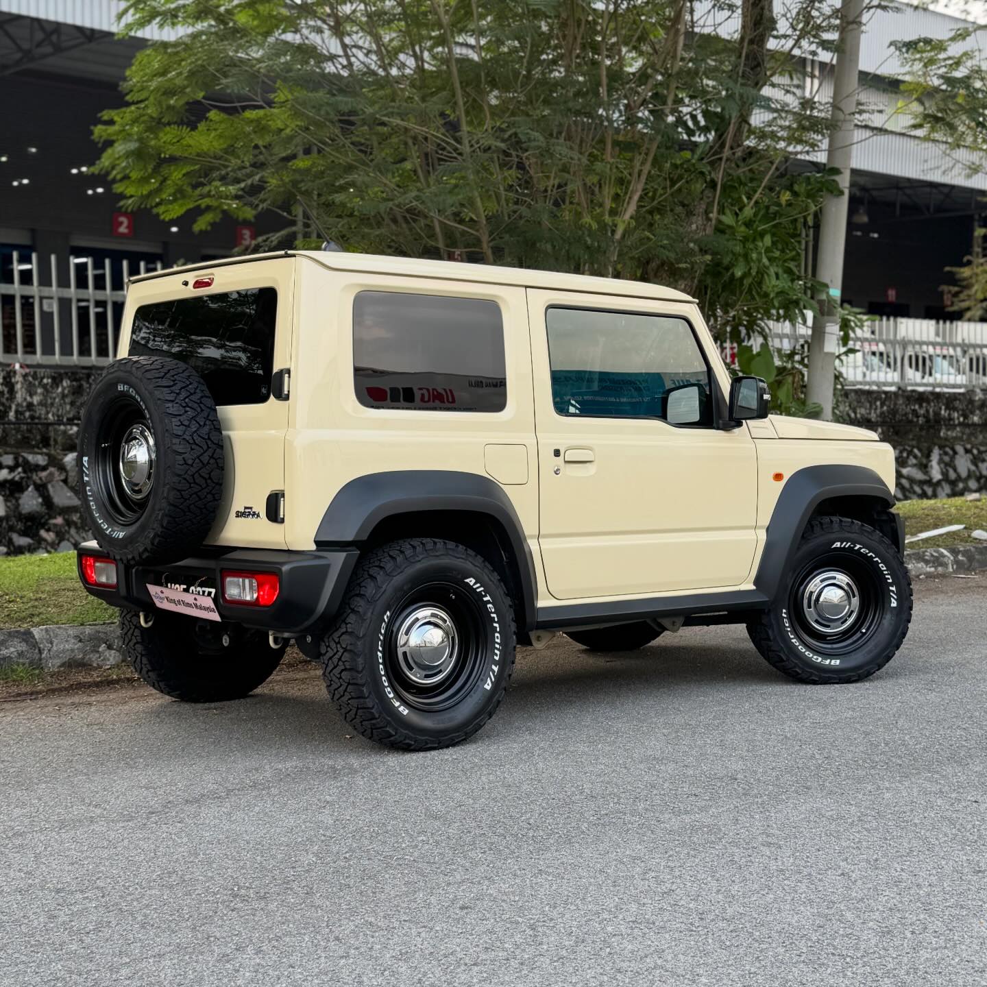 Suzuki Jimny fitted with New 16 inch Dean Cross Country wheels 