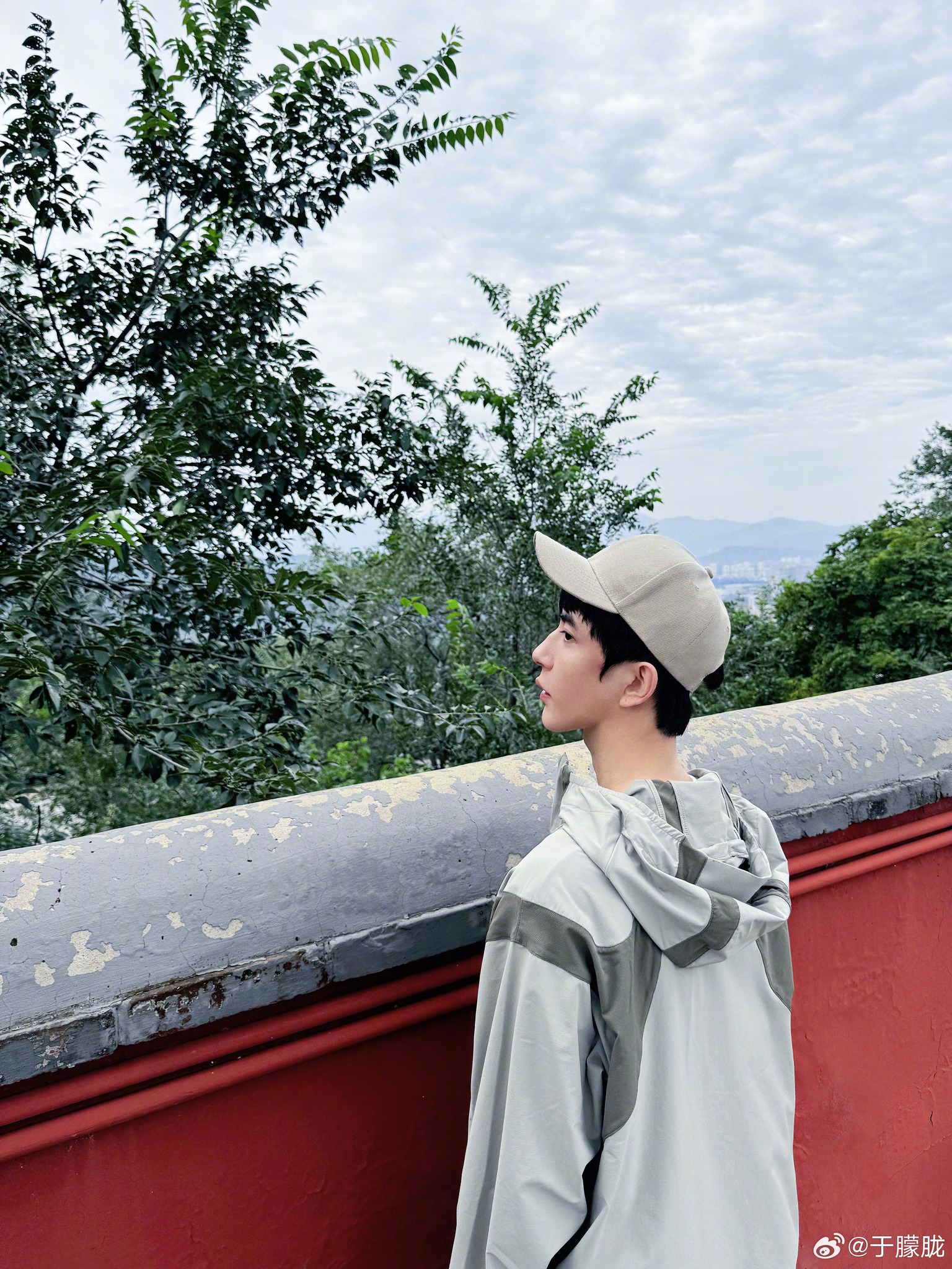 于朦胧 Alan Yu 大马粉会 - #于朦胧[超话]# 今晚 #于朦胧 出席#全球中文音乐榜上榜# 八一特别节目[心]今天的🐟boss身着 ...