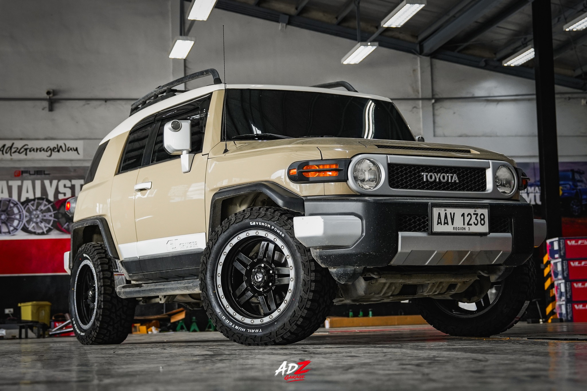 Toyota FJ Cruiser is now equipped with a brand-new set of Venom