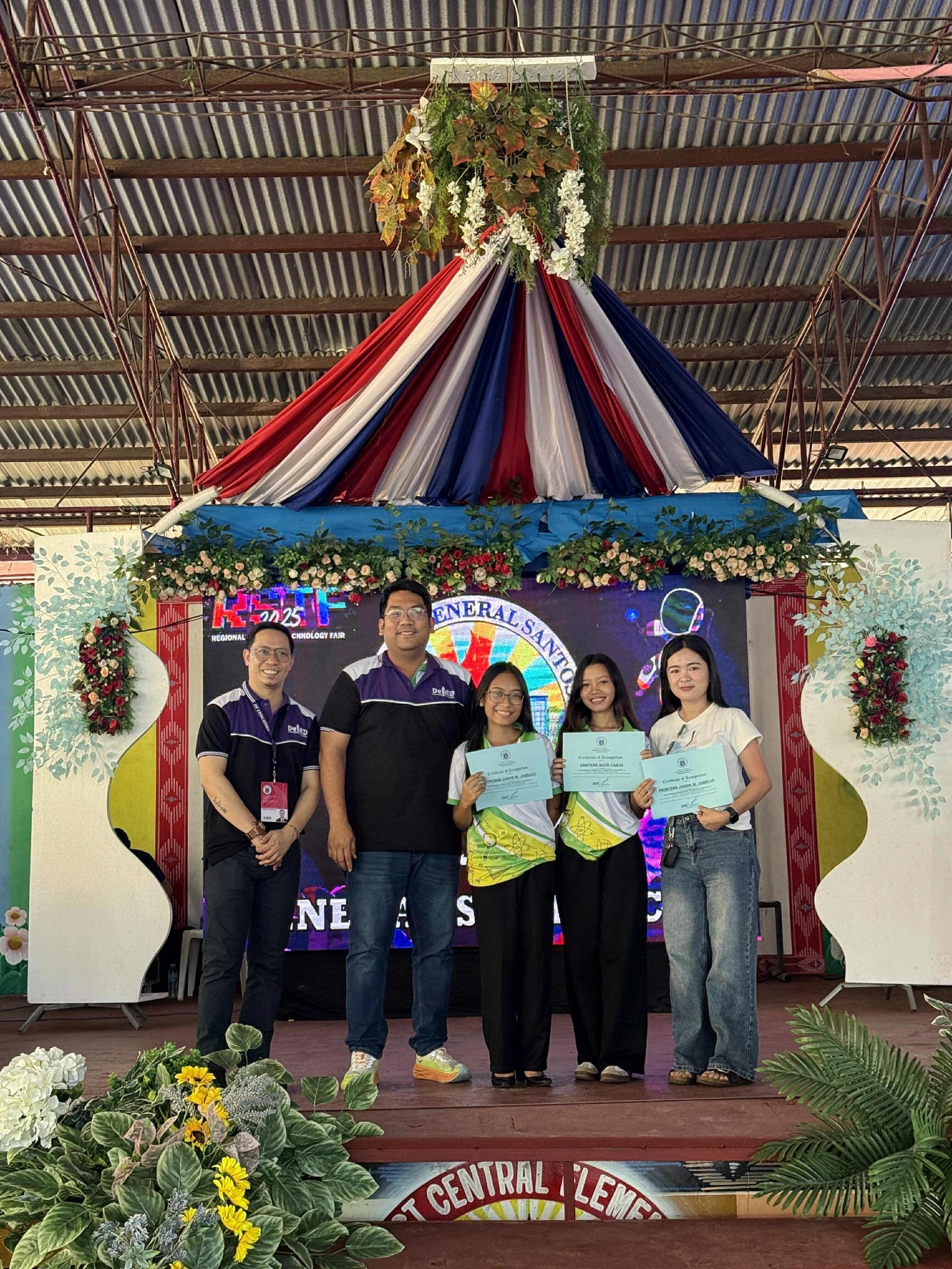 DepEd - 𝗥𝗘𝗚𝗜𝗢𝗡𝗔𝗟 𝗦𝗖𝗜𝗘𝗡𝗖𝗘 𝗔𝗡𝗗 𝗧𝗘𝗖𝗛𝗡𝗢𝗟𝗢𝗚𝗬 𝗙𝗔𝗜𝗥 𝟮𝟬𝟮𝟱 ⚡ Students from New ...