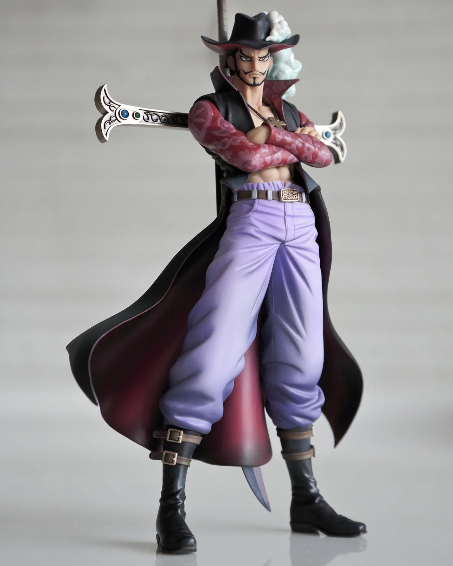 One piece dracule mihawk figure
