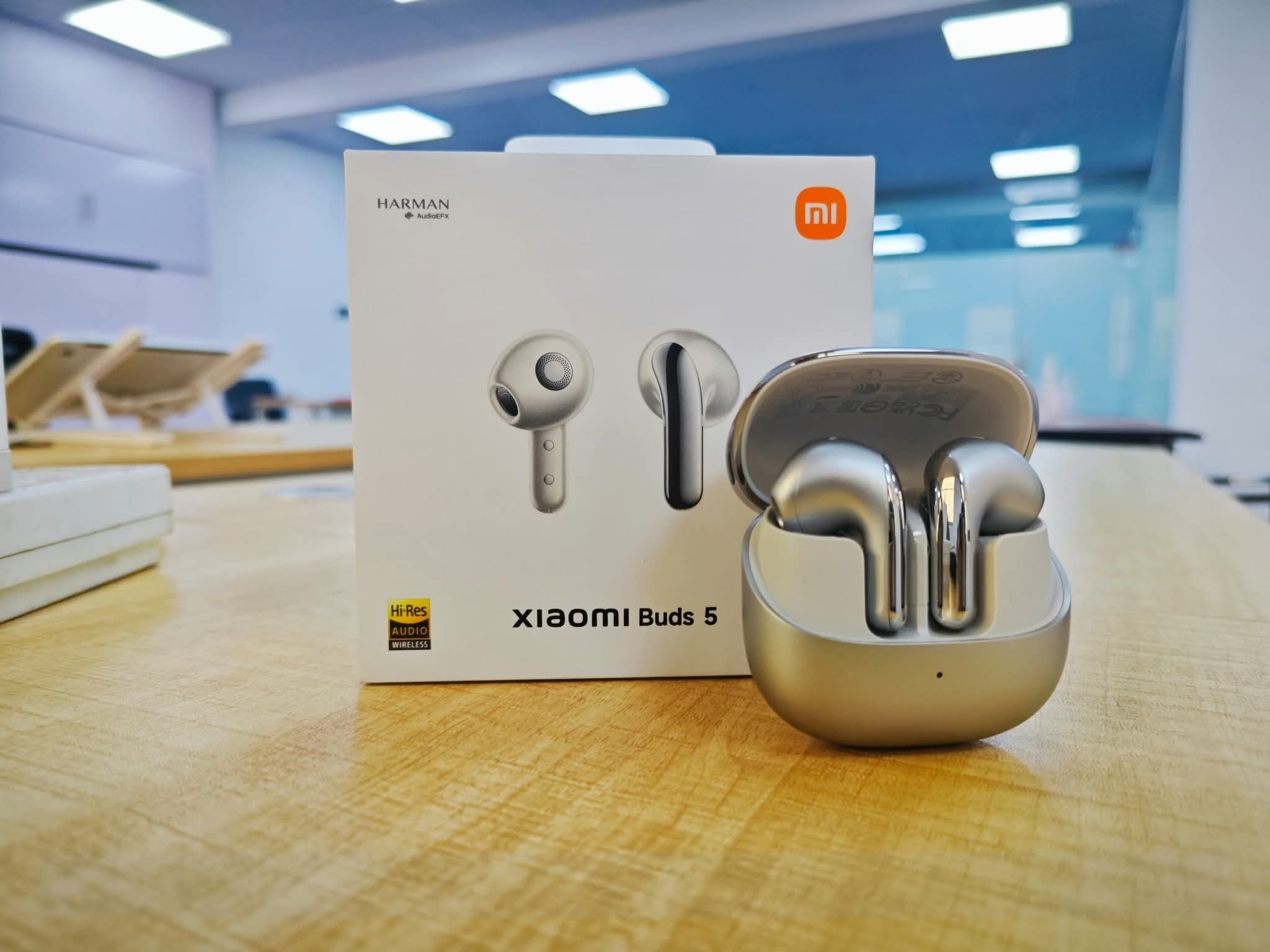 Xiaomi Buds 5 Pro (Wi-Fi) supports direct Wi-Fi connectivity with 