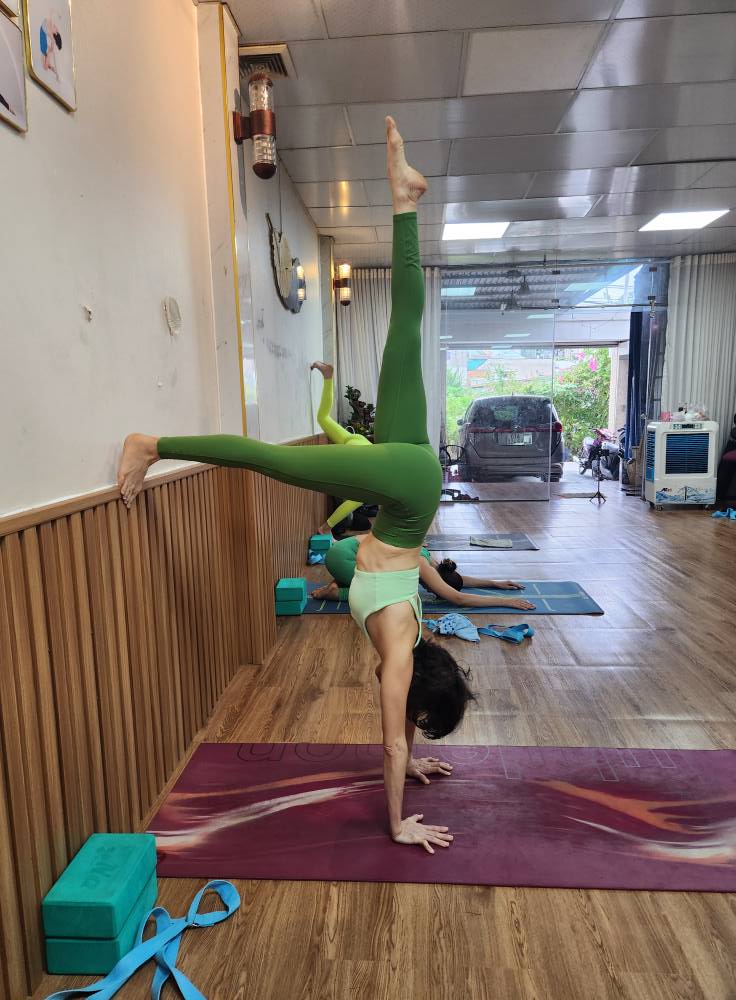 Kelly Yoga Club
