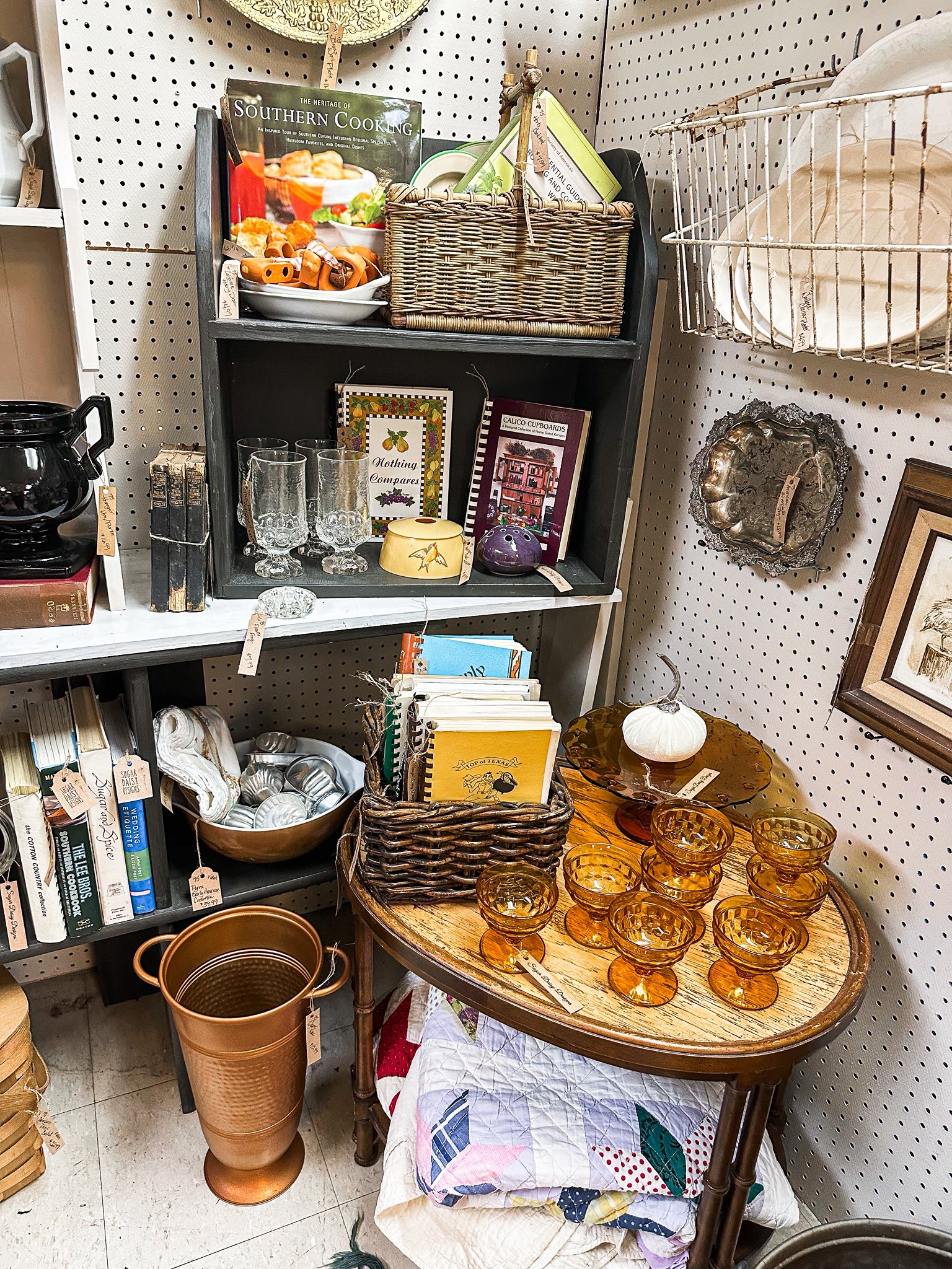 Come shop... - Rusty Rooster Flea Market & Treasure Coop | Facebook