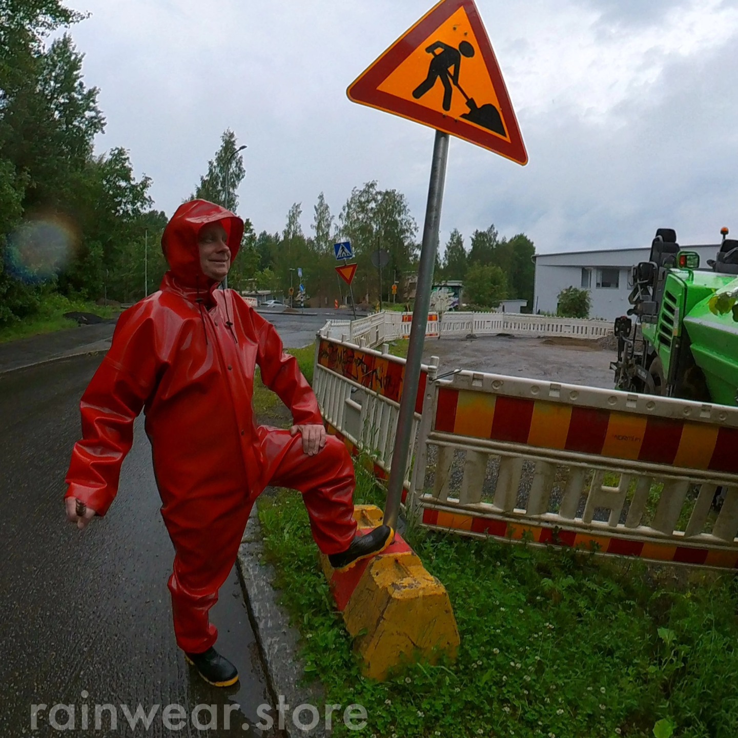 Having some fresh air in my red Opalo Extreme Coverall #rainwear