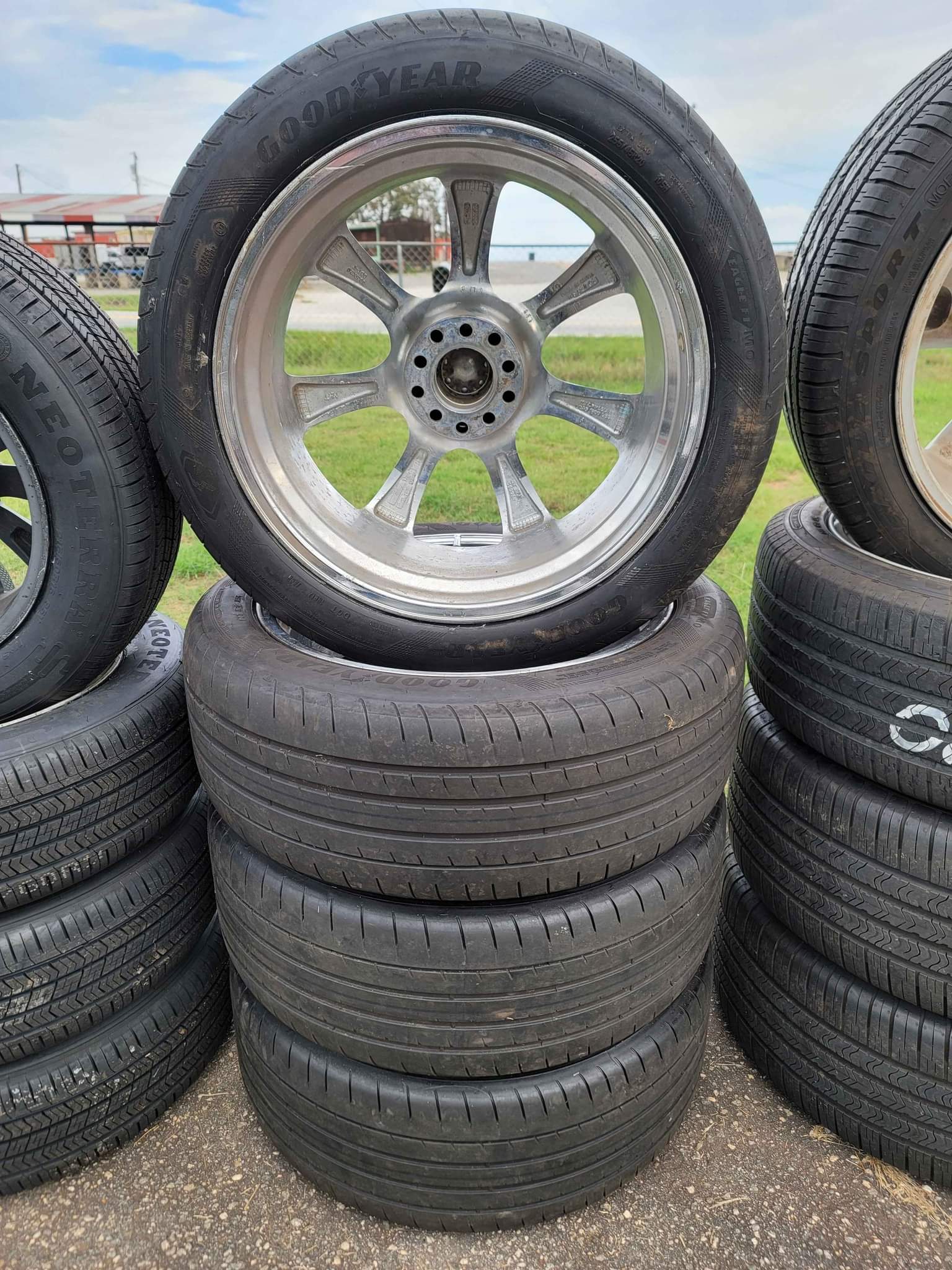 D.O.A MHT 20x8.5 Chrome Wheels/Rims 5 lug Full Set with a Set of Four ...