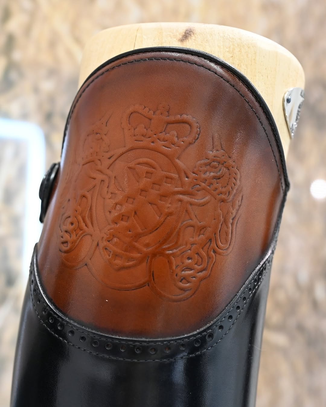 Alberto - 👞 Hand-polished leather for a deep shine and flawless finish ...