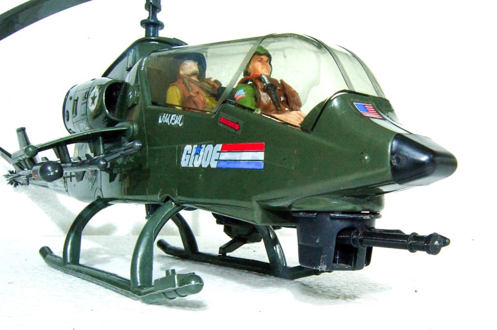Save the day with the True Heroes U-53 Helicopter. Fly through an