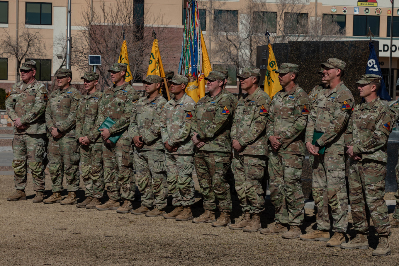 1st - Soldiers from the 1st Armored Division Headquarters Battalion ...