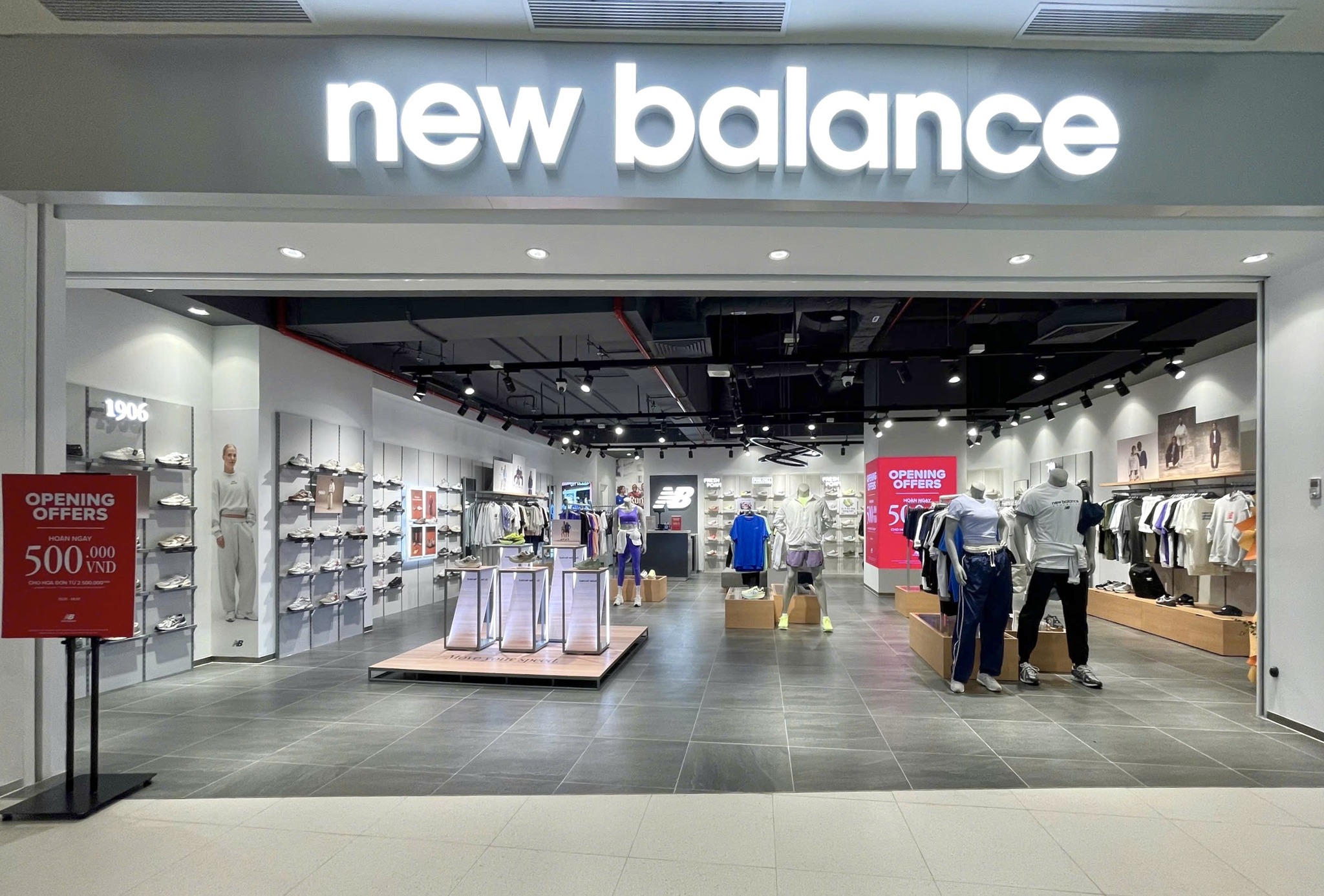 New Balance - 🎉Check in ngay cửa hàng New Balance thứ 3... | Facebook