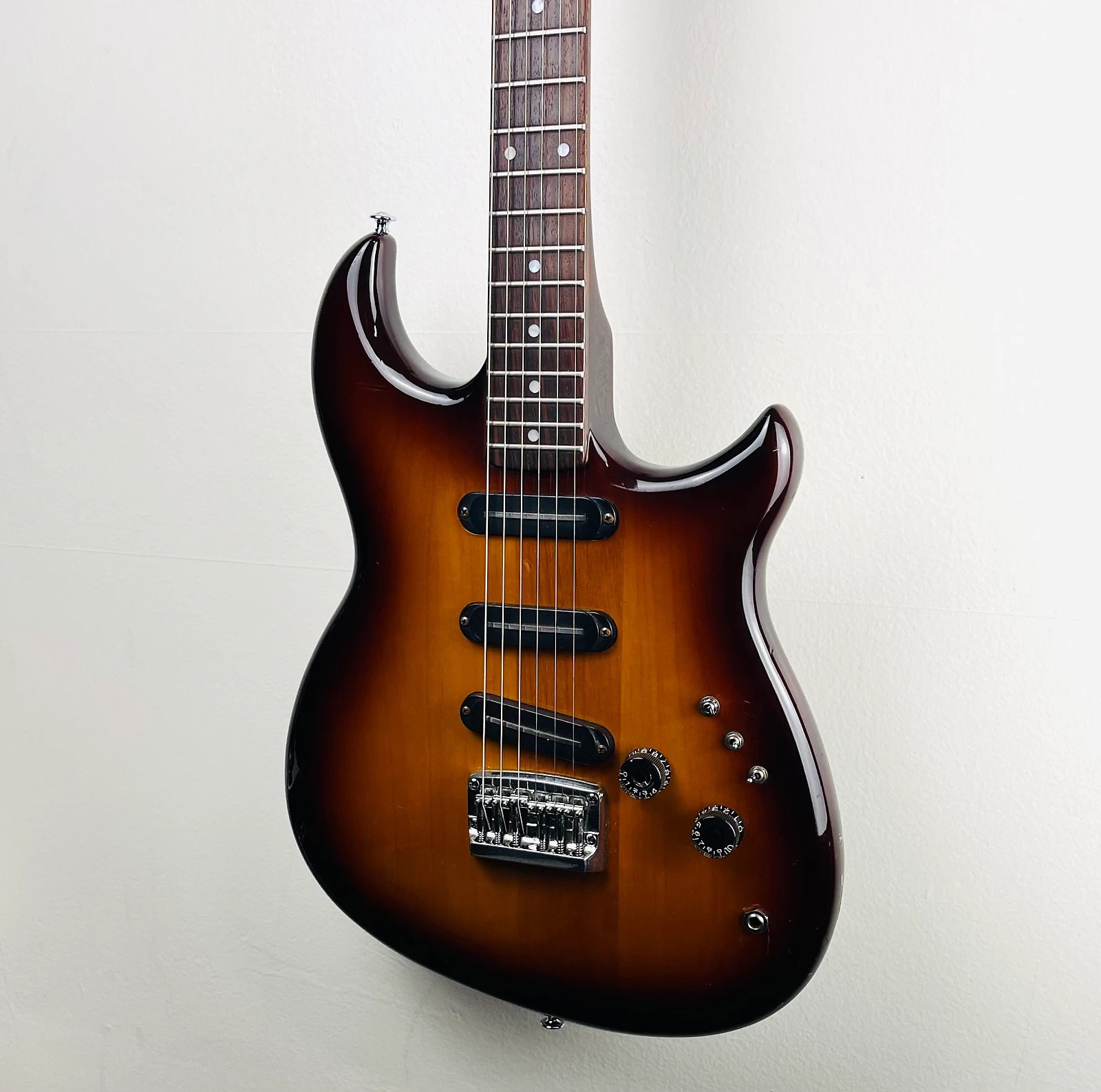 Yamaha STH500R guitar with Spinex pickups for sale