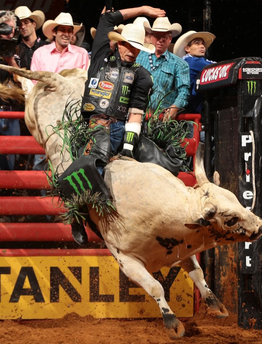 Rodeo - RIP Gen O 😇 Great photograp! 📸 #rodeonewsbroadcast #rodeo #pbr ...