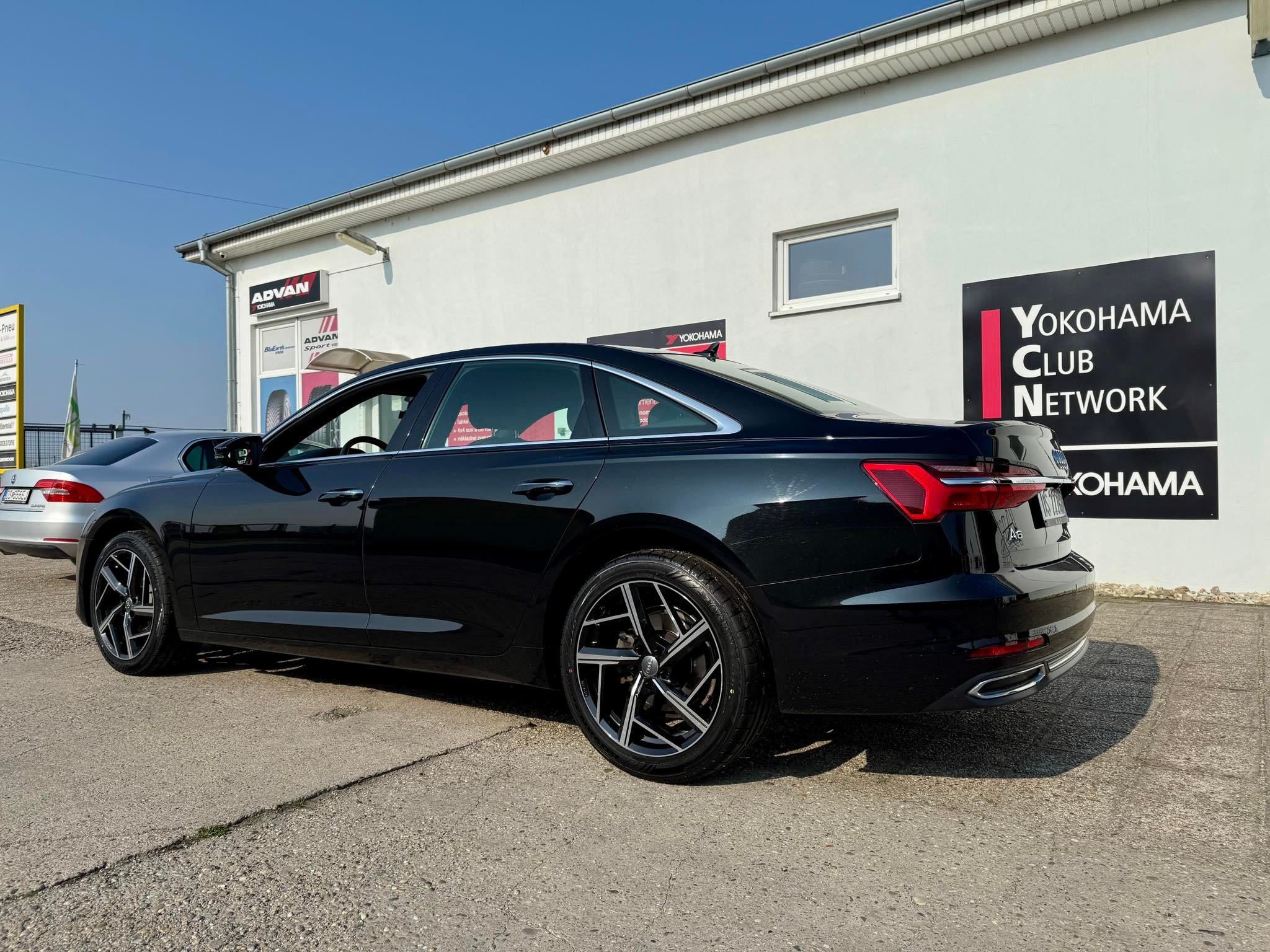 AUDI A6 8,5x19 MAK QVATTRO BL 245/45 R19 Advan Sport V107 YOKOHAMA