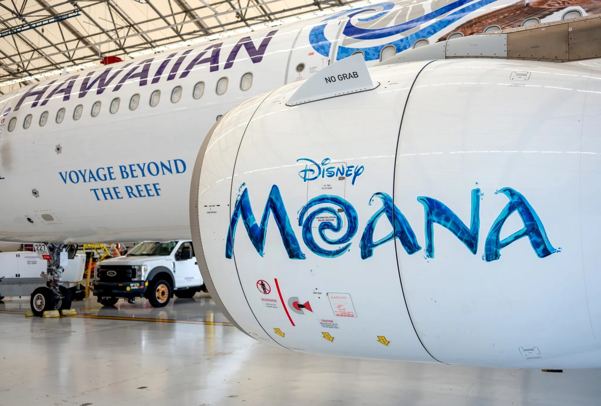 New Lilo and Stitch movie markings on Hawaiian Air Boeing 717
