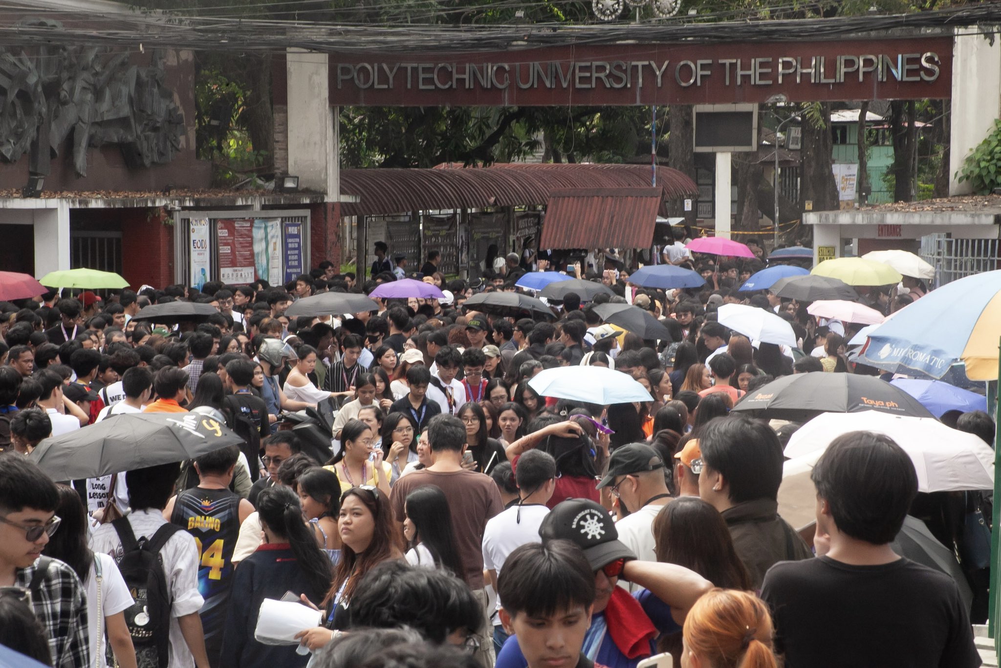 INQUIRER.net - LOOK: Thousands of aspiring and future ‘Iskolar ng Bayan ...