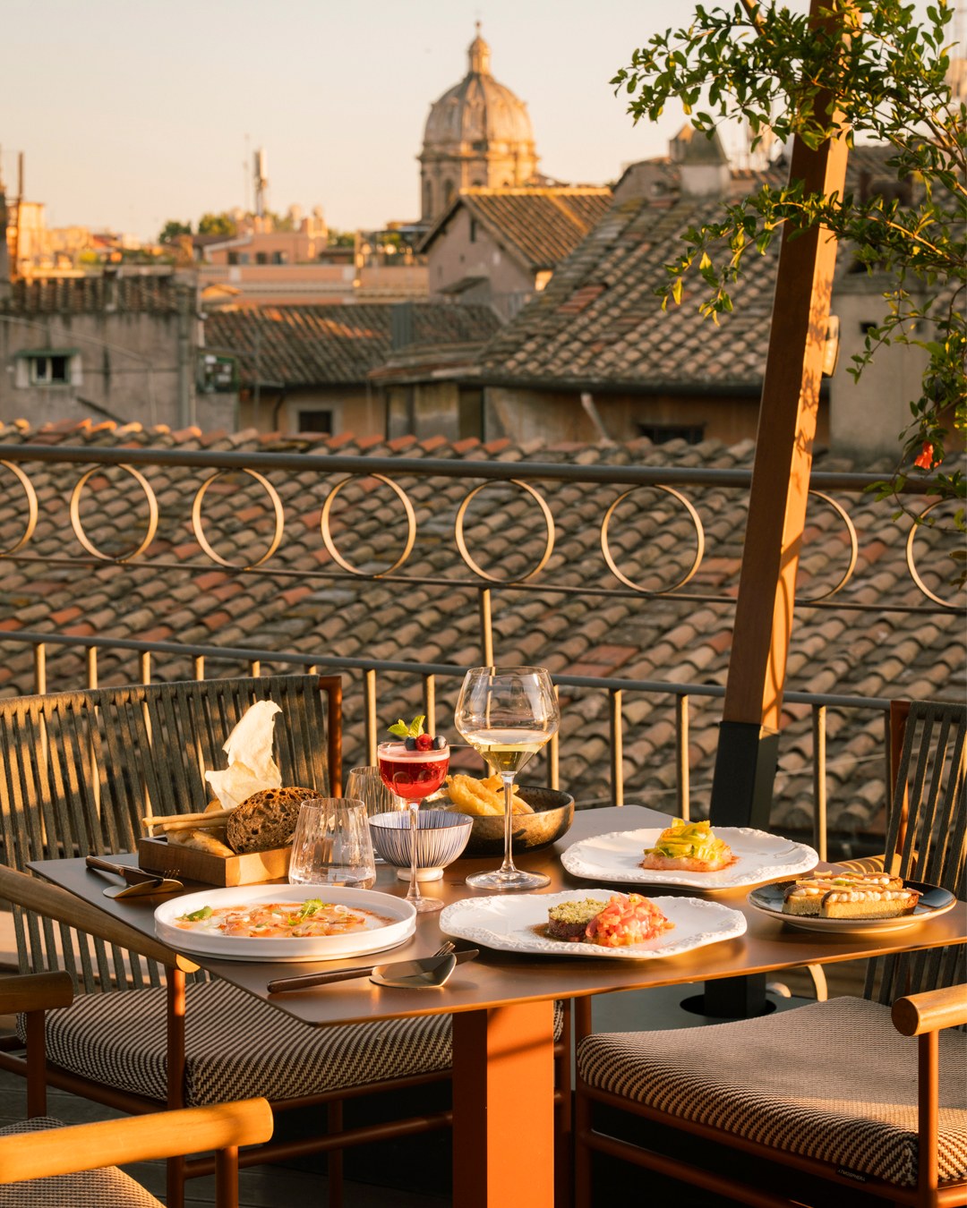 The Pantheon Iconic Rome Hotel, Autograph Collection - Treat yourself ...