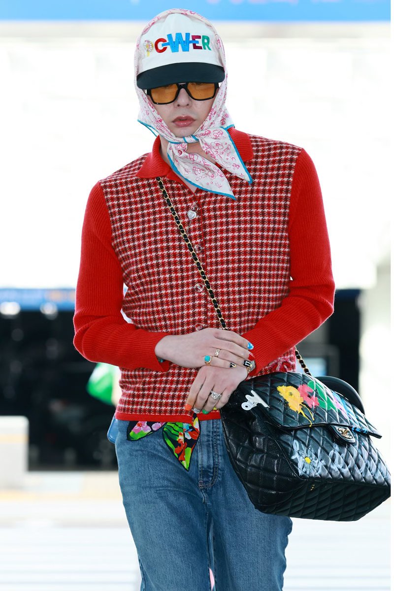 G-Dragon's scarves became iconic in 2025, with Vogue Korea