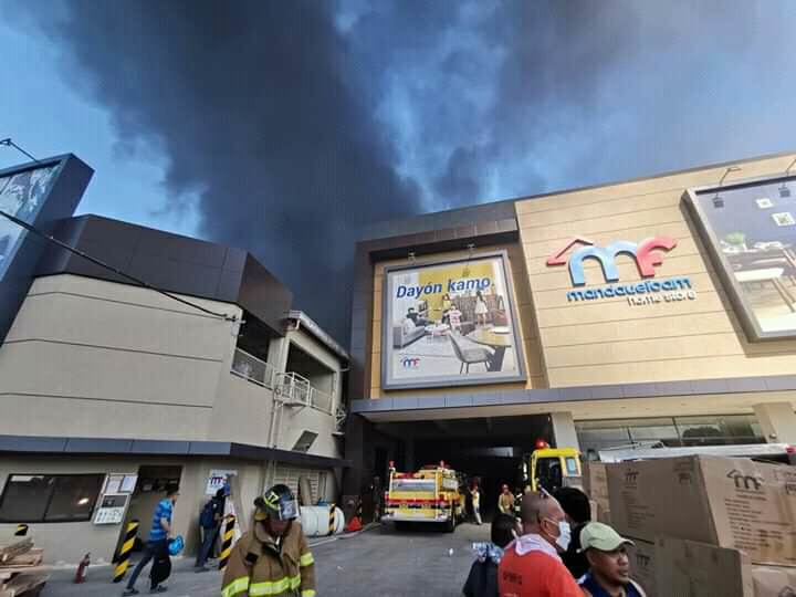 Philippine Star - LOOK: Firefighters extinguish a fire... | Facebook